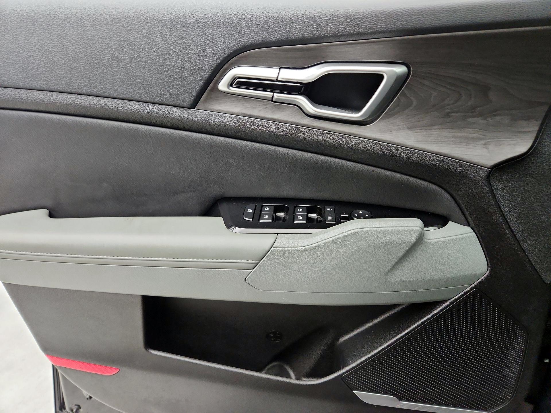 Thumbnail: 2023 Kia Sportage - 12