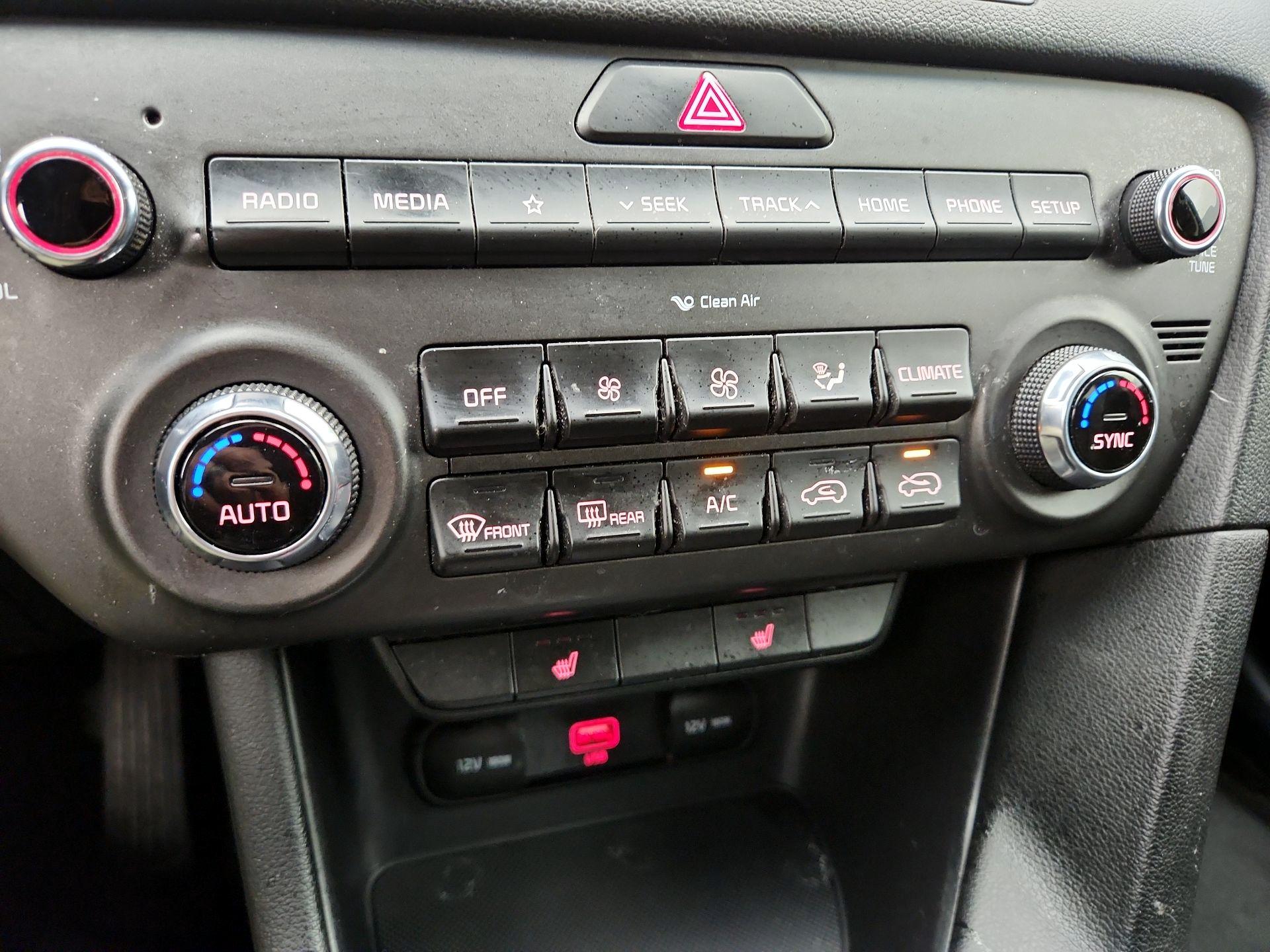 Thumbnail: 2022 Kia Sportage - 16