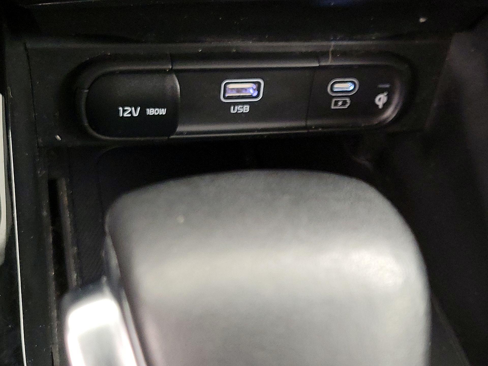 Thumbnail: 2023 Kia Telluride - 19