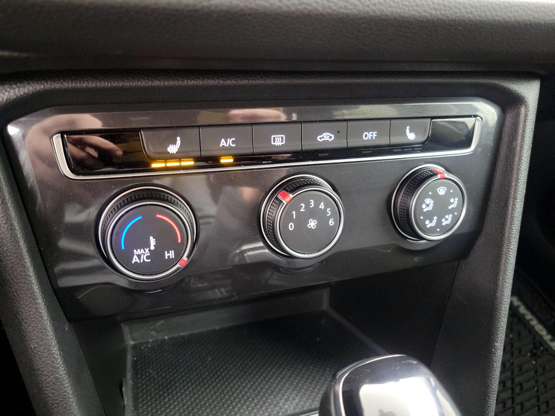 Thumbnail: 2023 Volkswagen Tiguan - 16