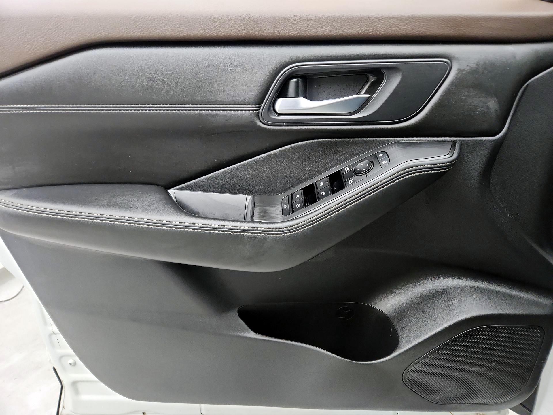 Thumbnail: 2022 Nissan Rogue - 12