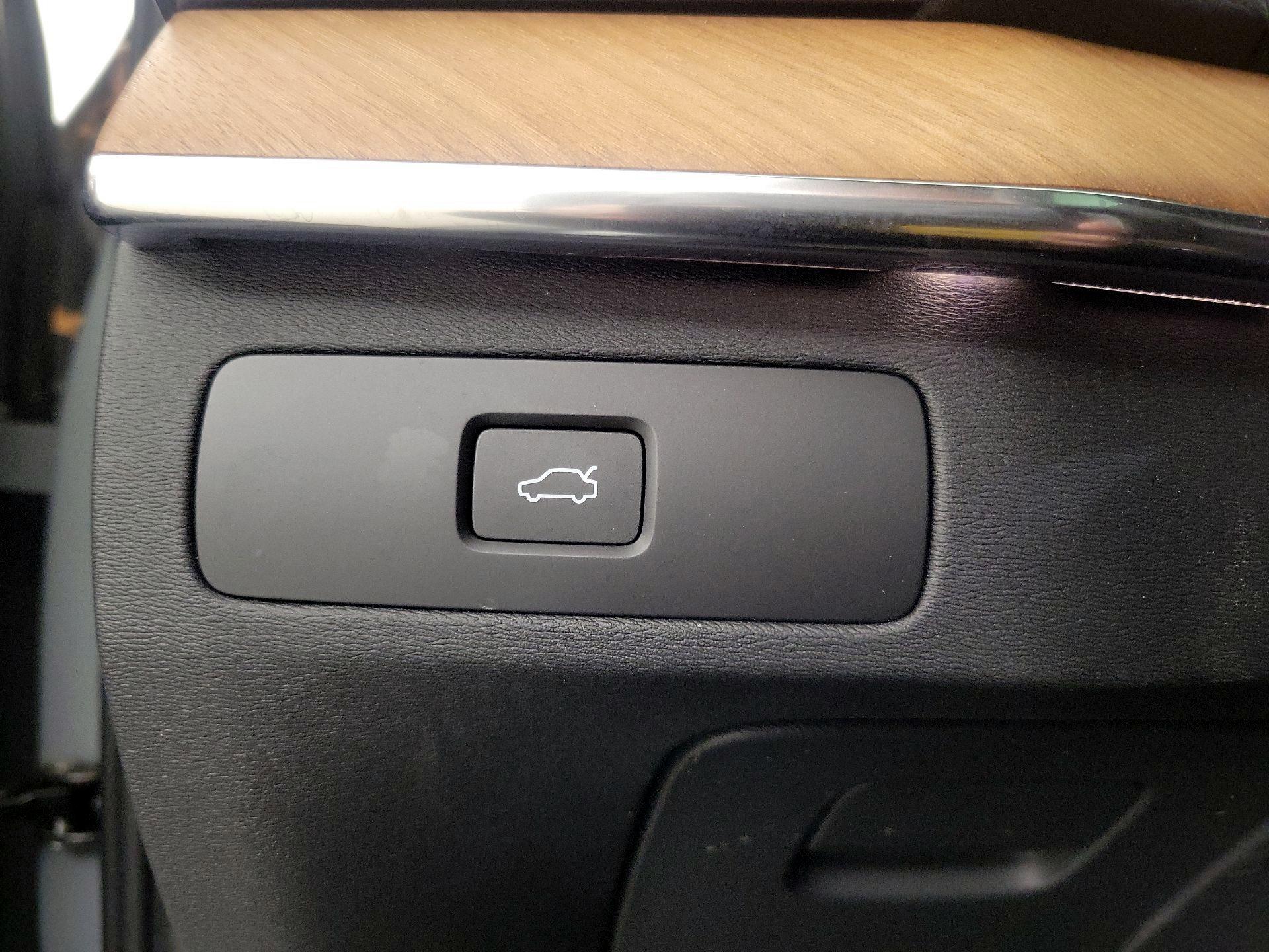 Thumbnail: 2024 Volvo XC90 - 13