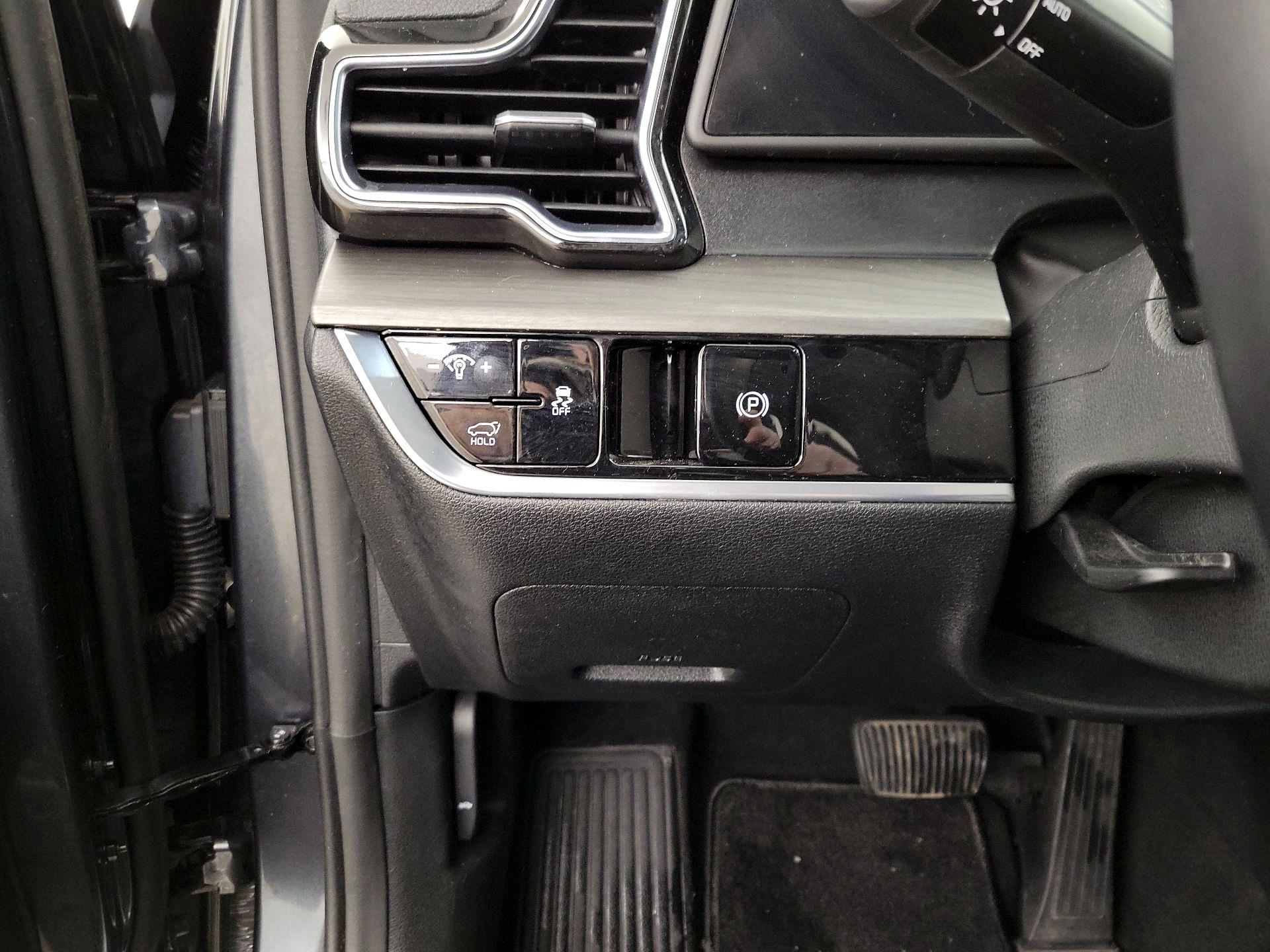 Thumbnail: 2023 Kia Sportage - 13