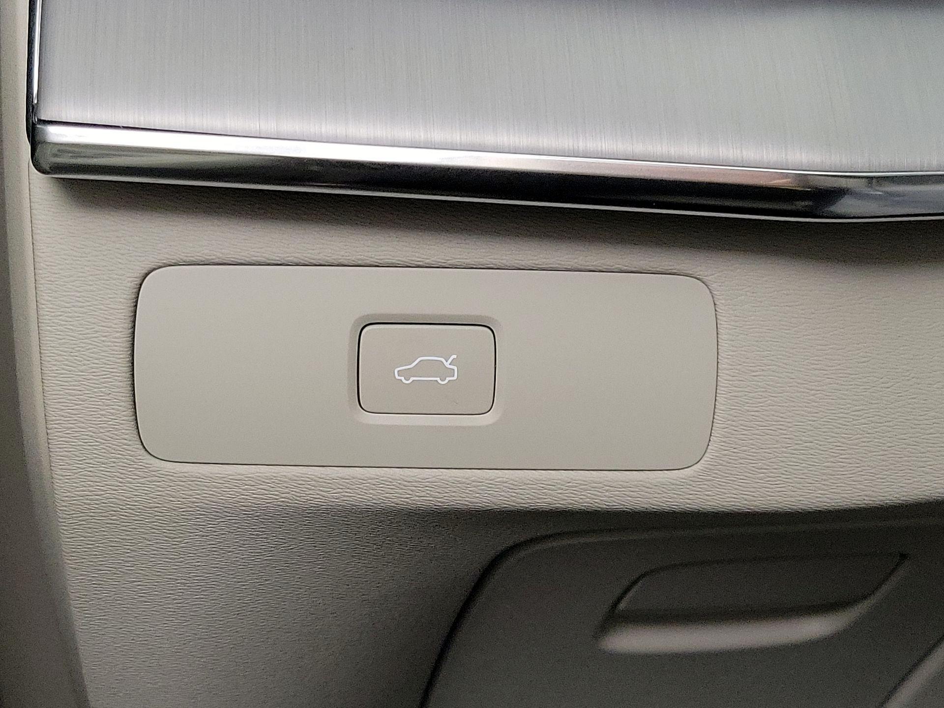 Thumbnail: 2024 Volvo XC90 - 13