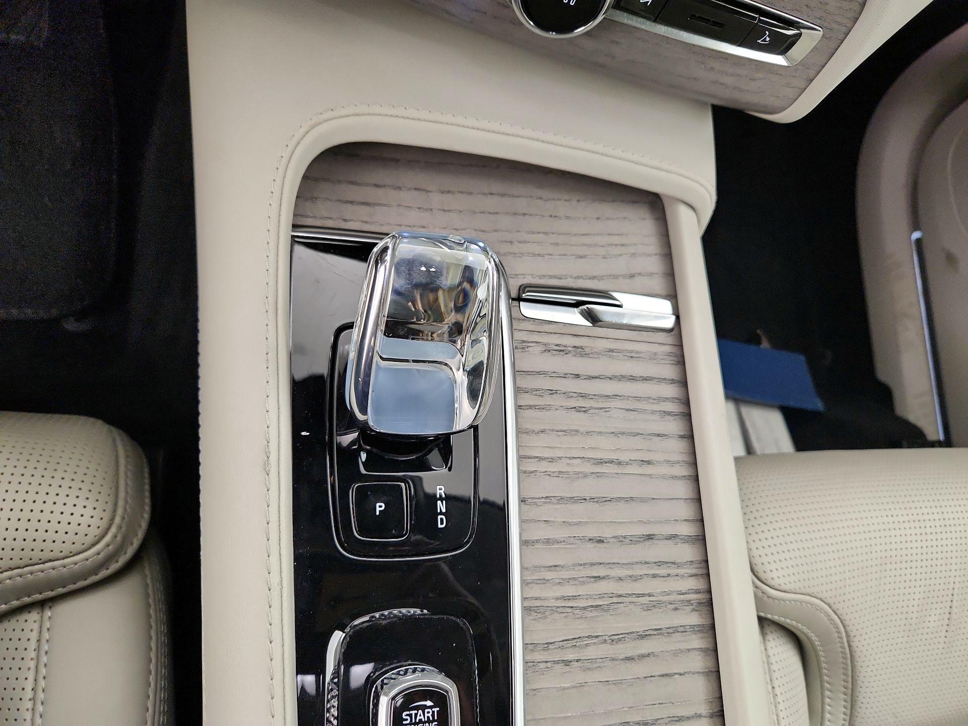 Thumbnail: 2023 Volvo XC90 - 18