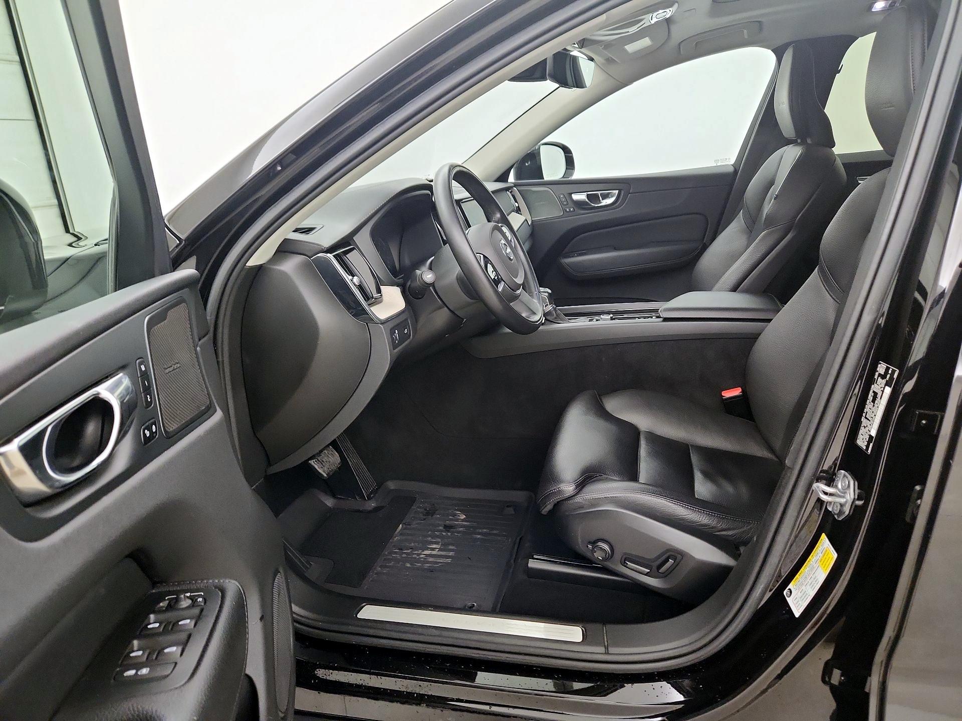 Thumbnail: 2020 Volvo XC60 - 11