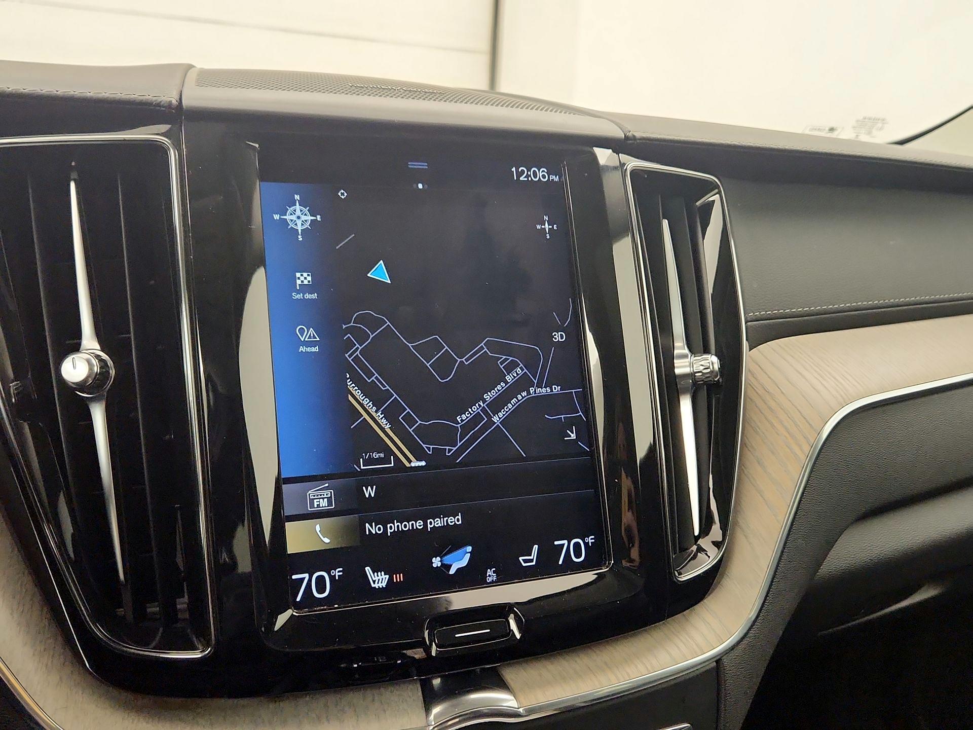 Thumbnail: 2020 Volvo XC60 - 14