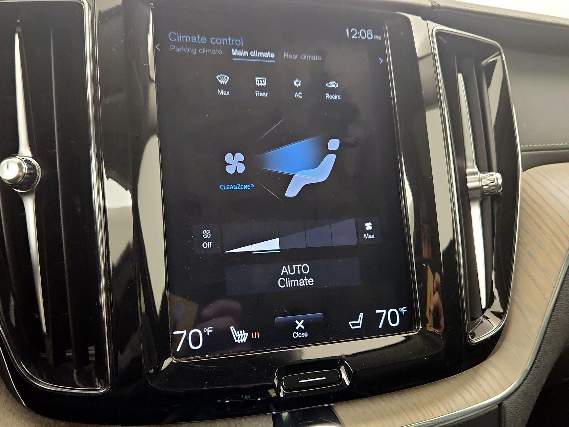 Thumbnail: 2020 Volvo XC60 - 17