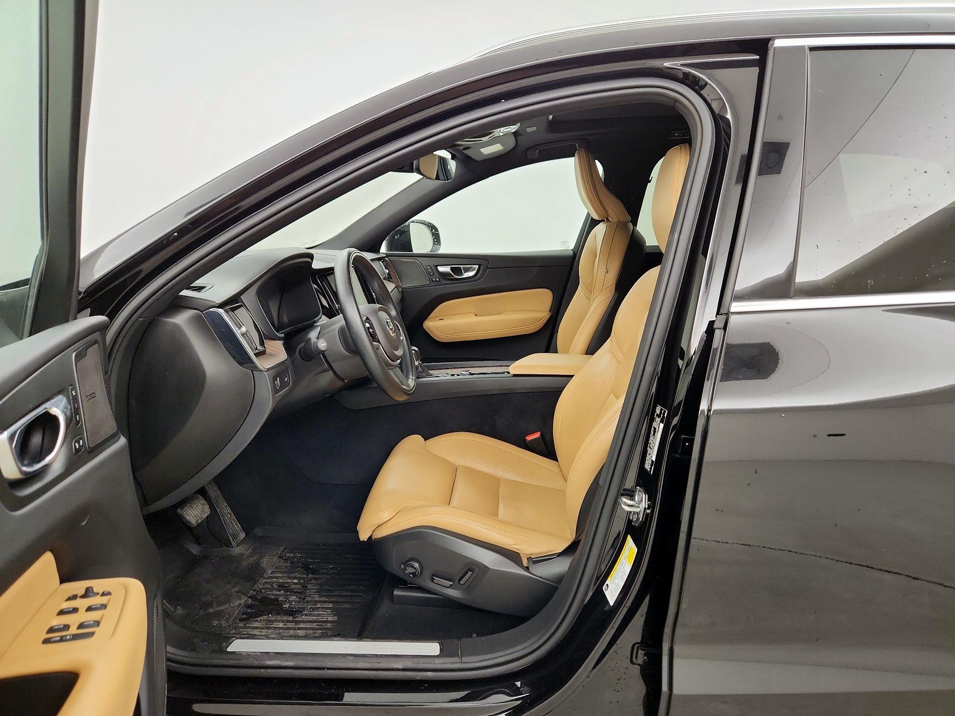 Thumbnail: 2021 Volvo XC60 - 9