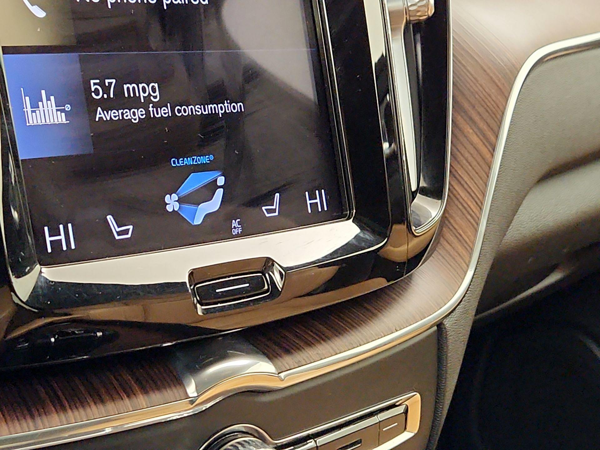 Thumbnail: 2021 Volvo XC60 - 15