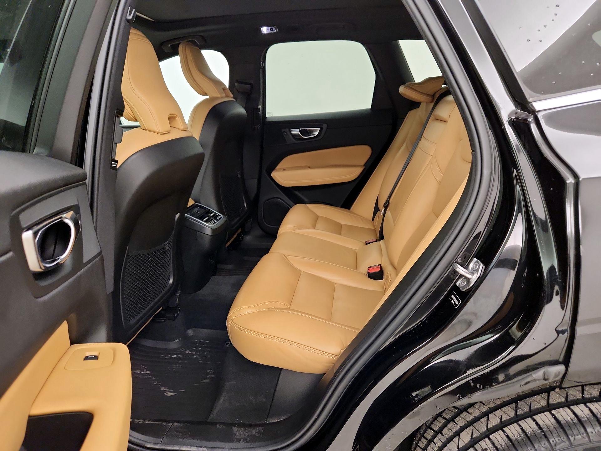 Thumbnail: 2021 Volvo XC60 - 19