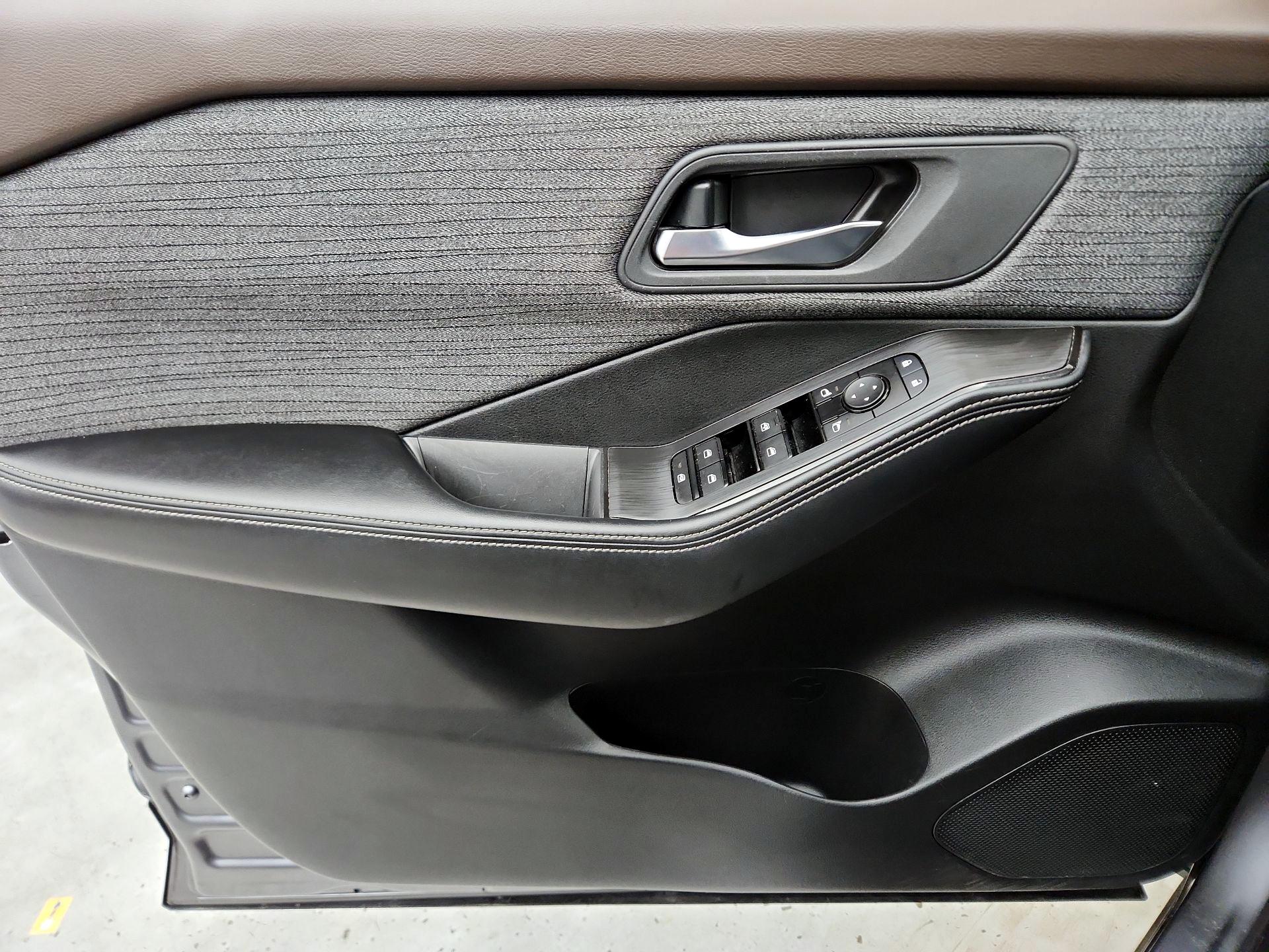 Thumbnail: 2023 Nissan Rogue - 12