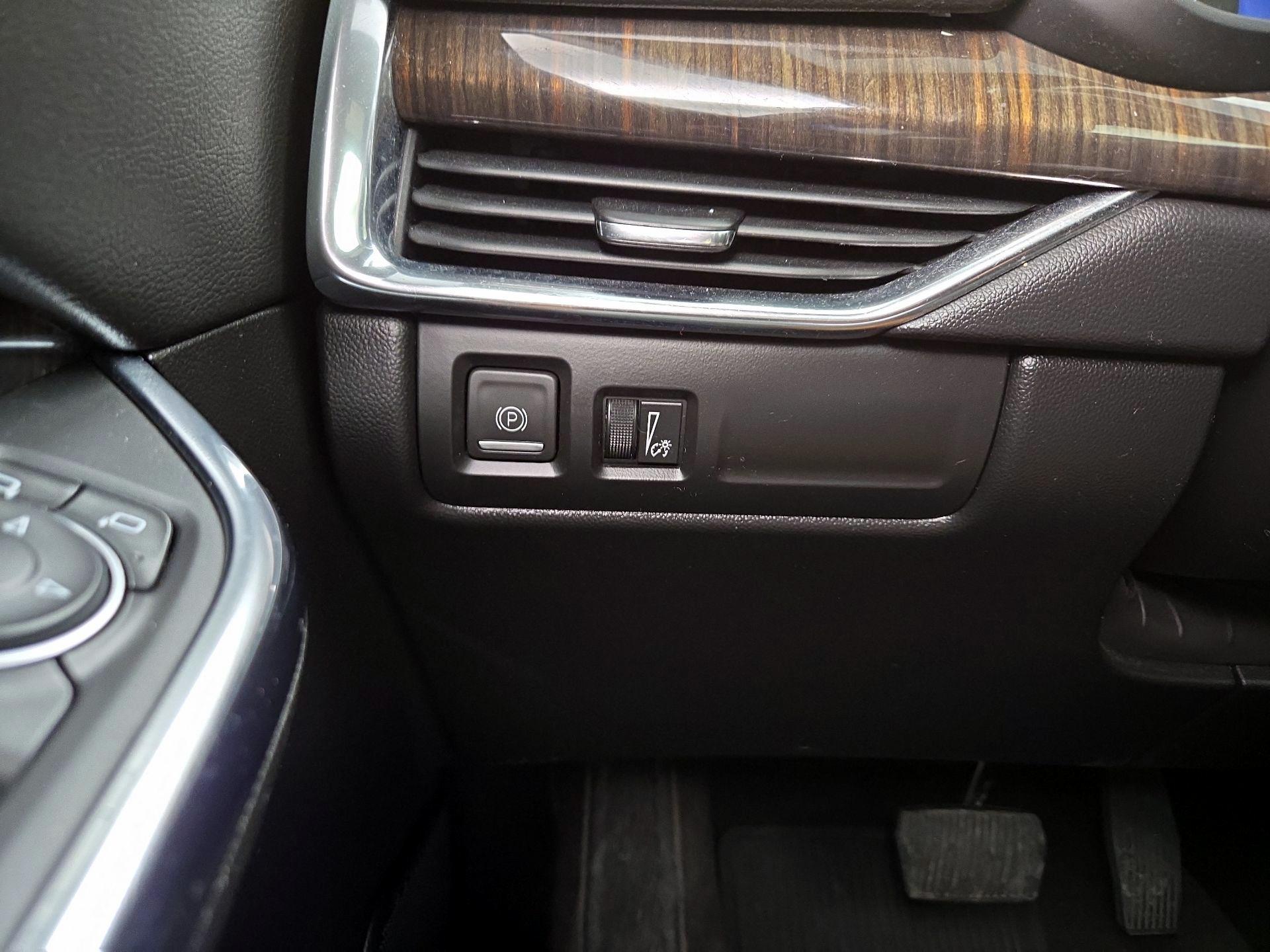 Thumbnail: 2023 Cadillac XT4 - 13