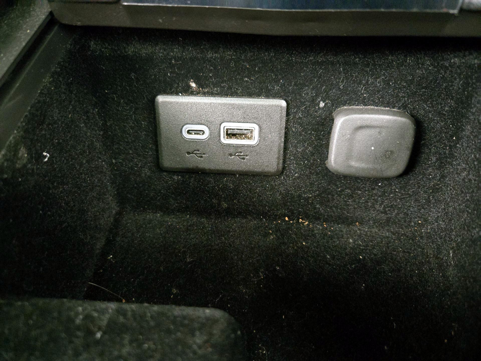 Thumbnail: 2023 Cadillac XT4 - 19