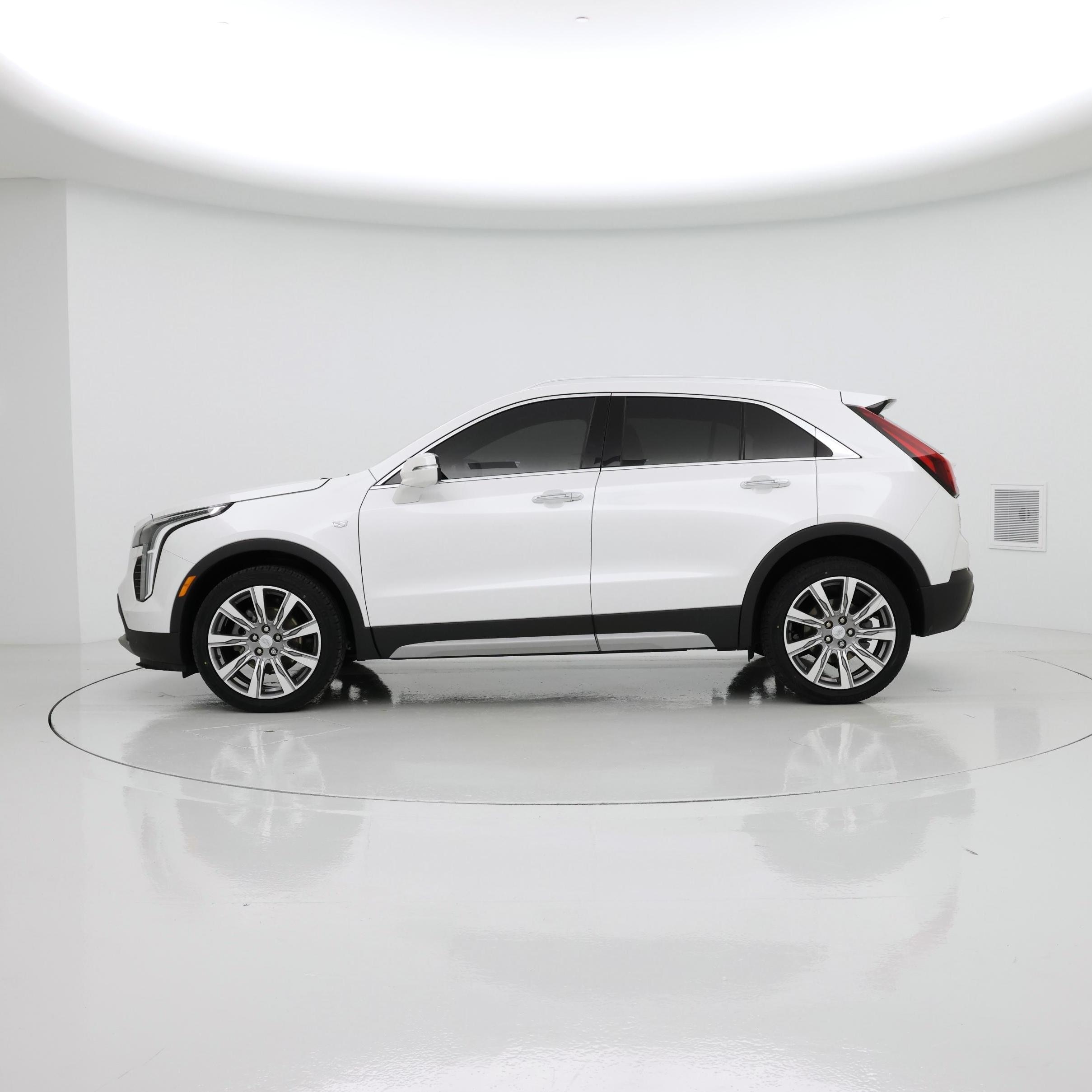 Thumbnail: 2023 Cadillac XT4 - 3