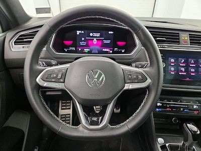 Steering Wheel & Instrument Cluster (On)