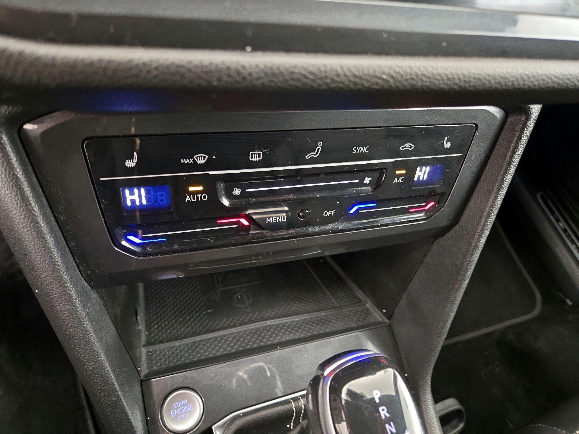 Thumbnail: 2023 Volkswagen Tiguan - 16