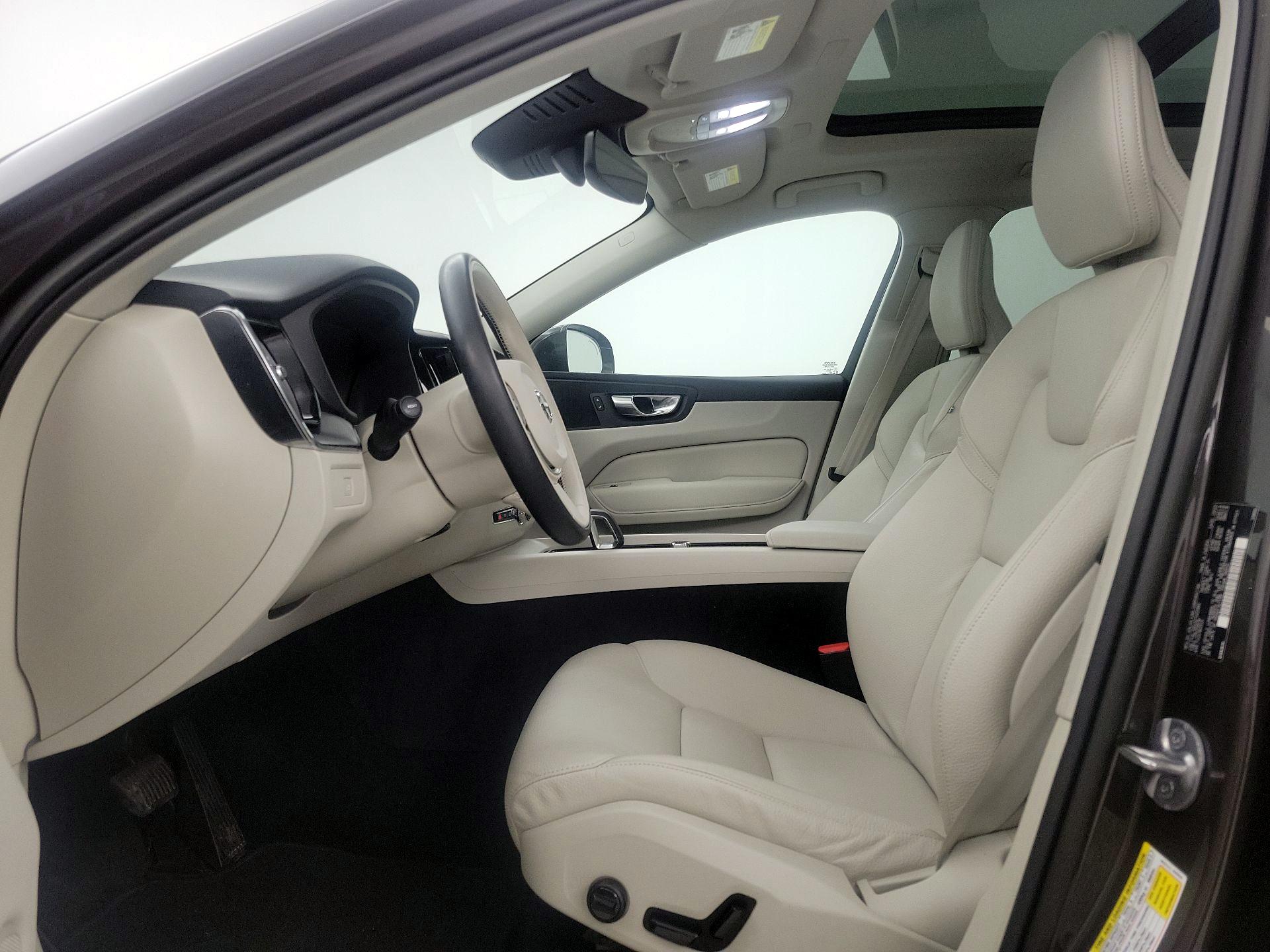 Thumbnail: 2023 Volvo XC60 - 11