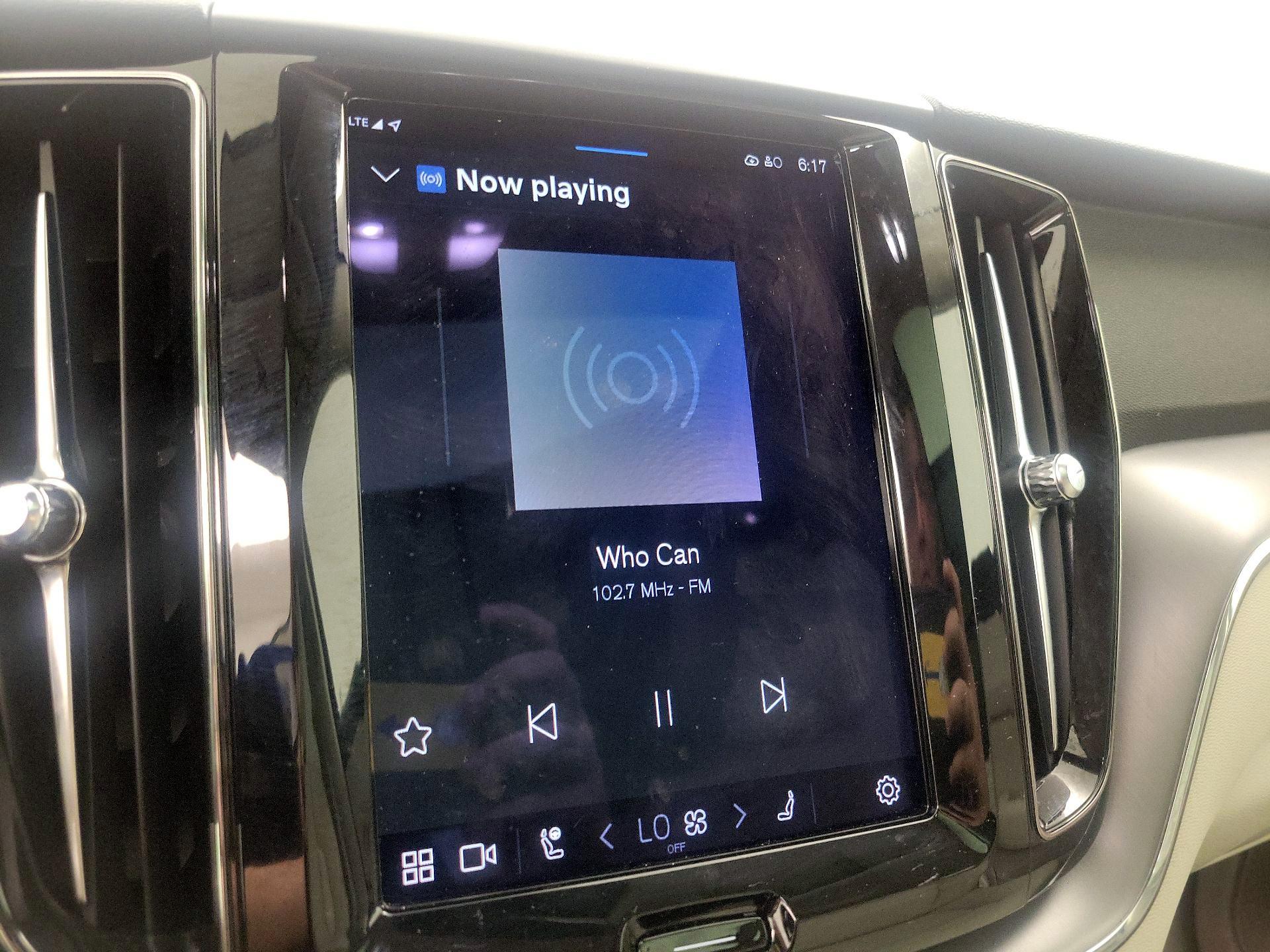 Thumbnail: 2023 Volvo XC60 - 16