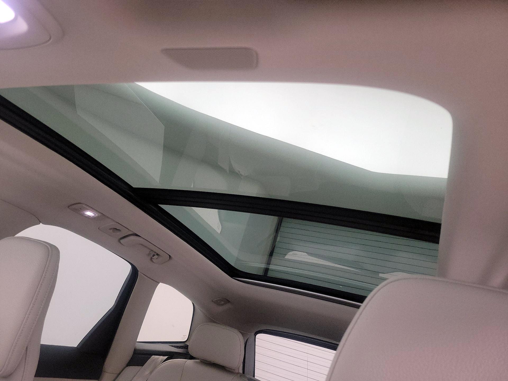 Thumbnail: 2023 Volvo XC60 - 20