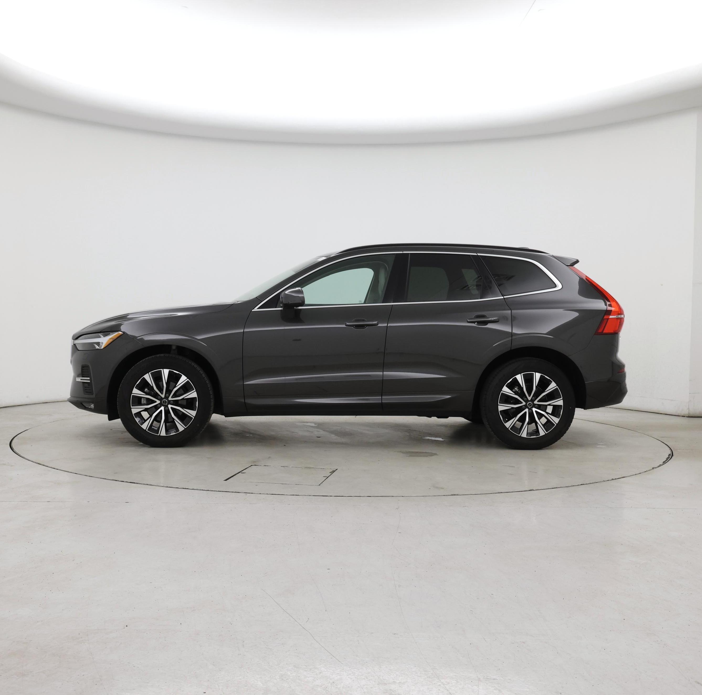 Thumbnail: 2023 Volvo XC60 - 3