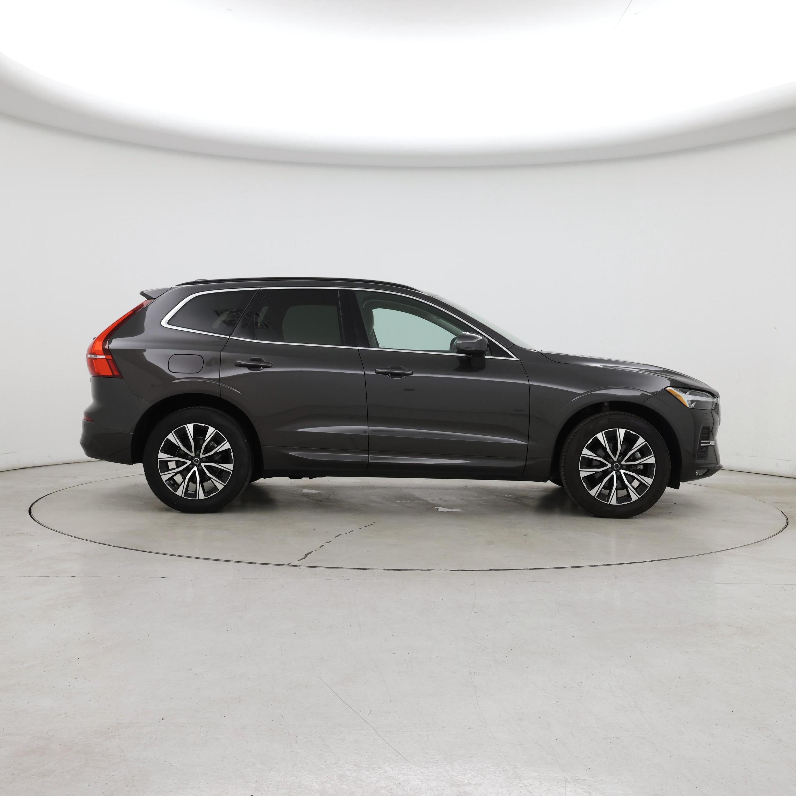 Thumbnail: 2023 Volvo XC60 - 7