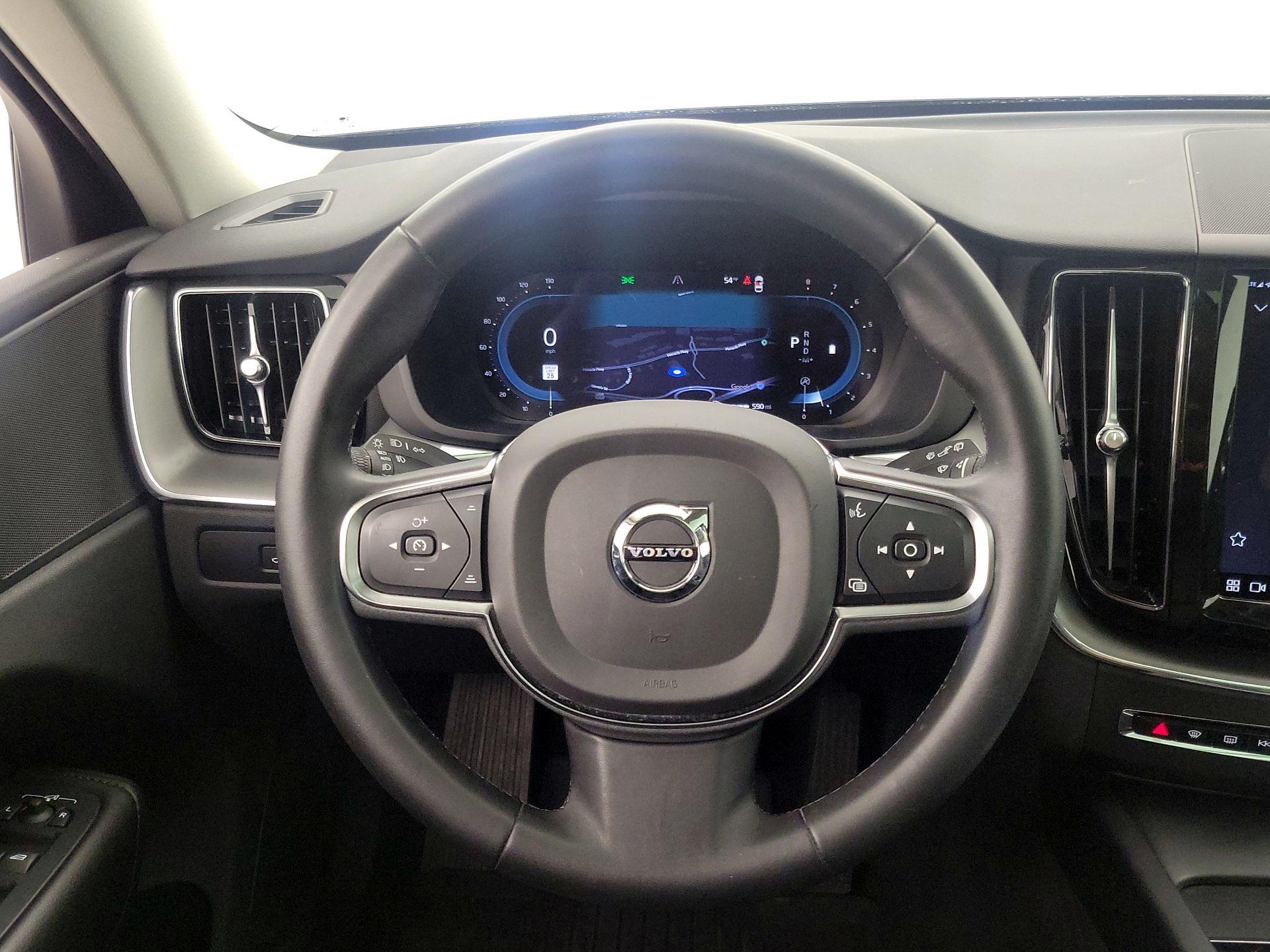 Thumbnail: 2023 Volvo XC60 - 10