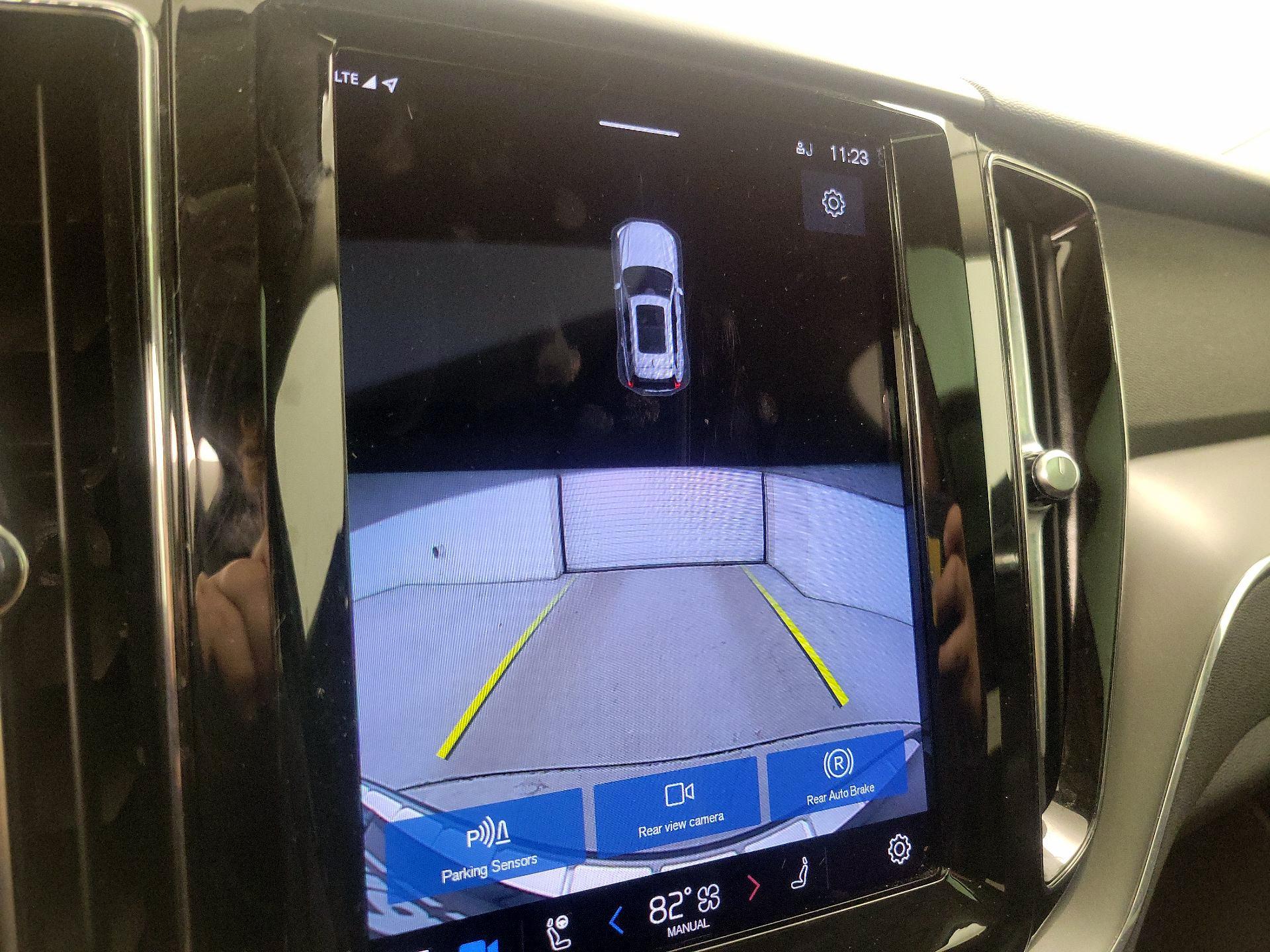 Thumbnail: 2023 Volvo XC60 - 15