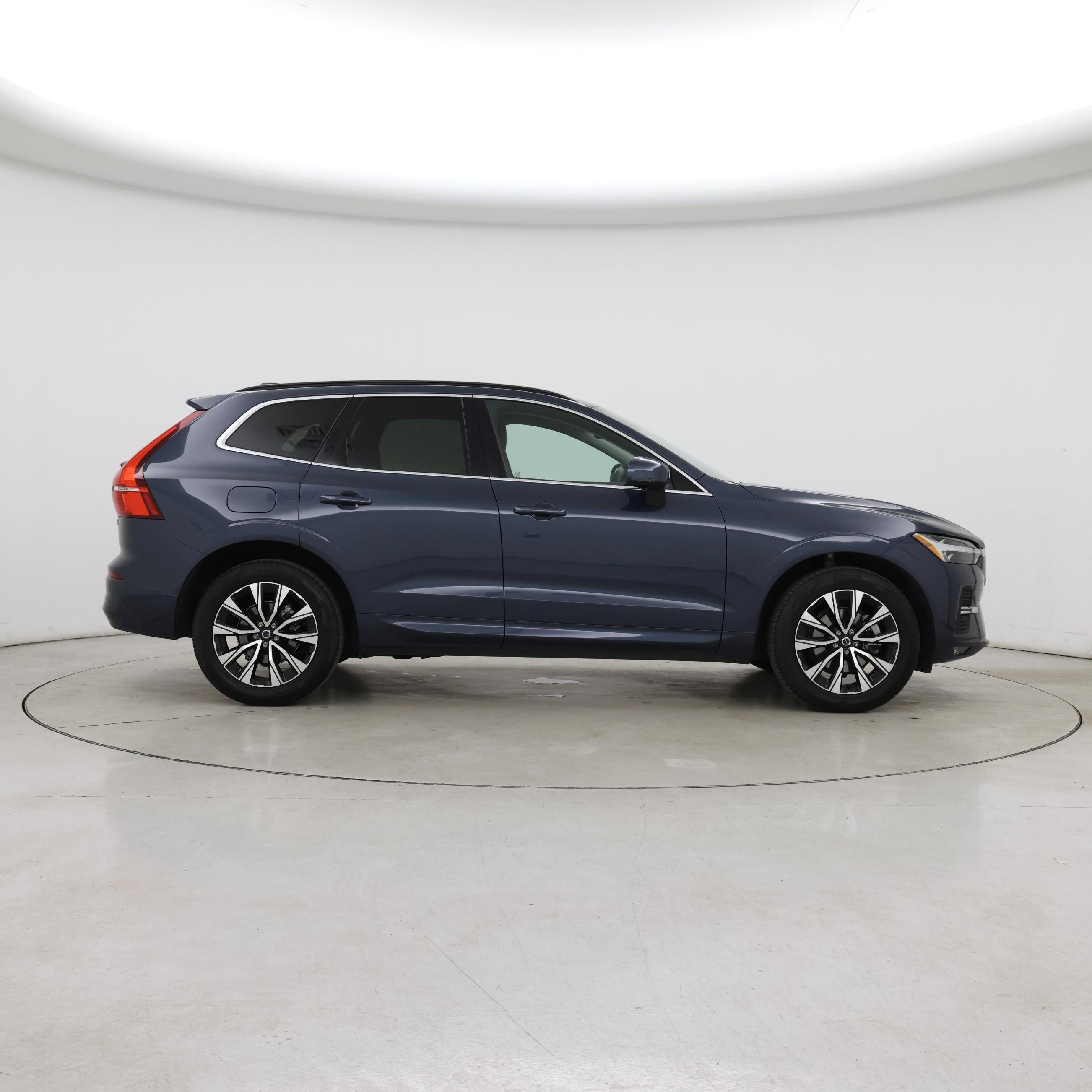 Thumbnail: 2023 Volvo XC60 - 7