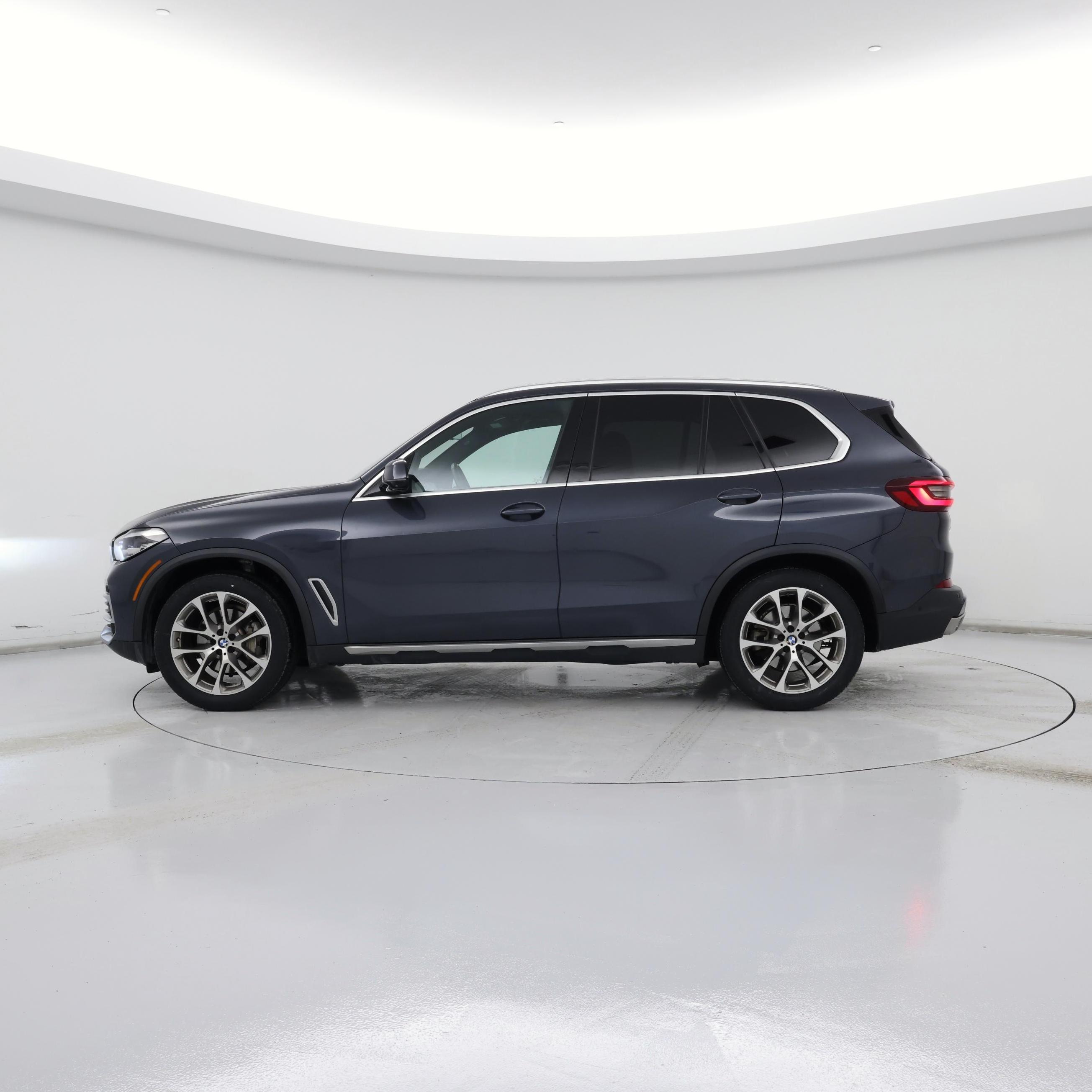 Thumbnail: 2021 BMW X5 - 3