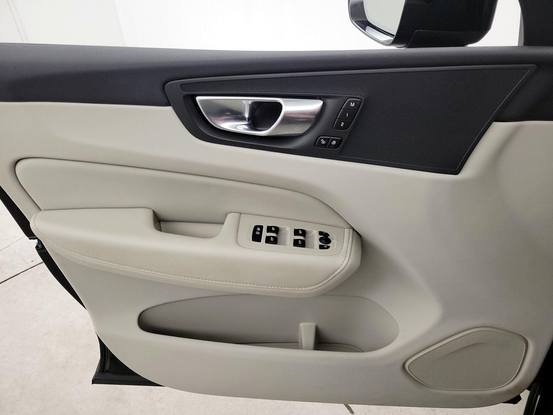 Thumbnail: 2023 Volvo XC60 - 12