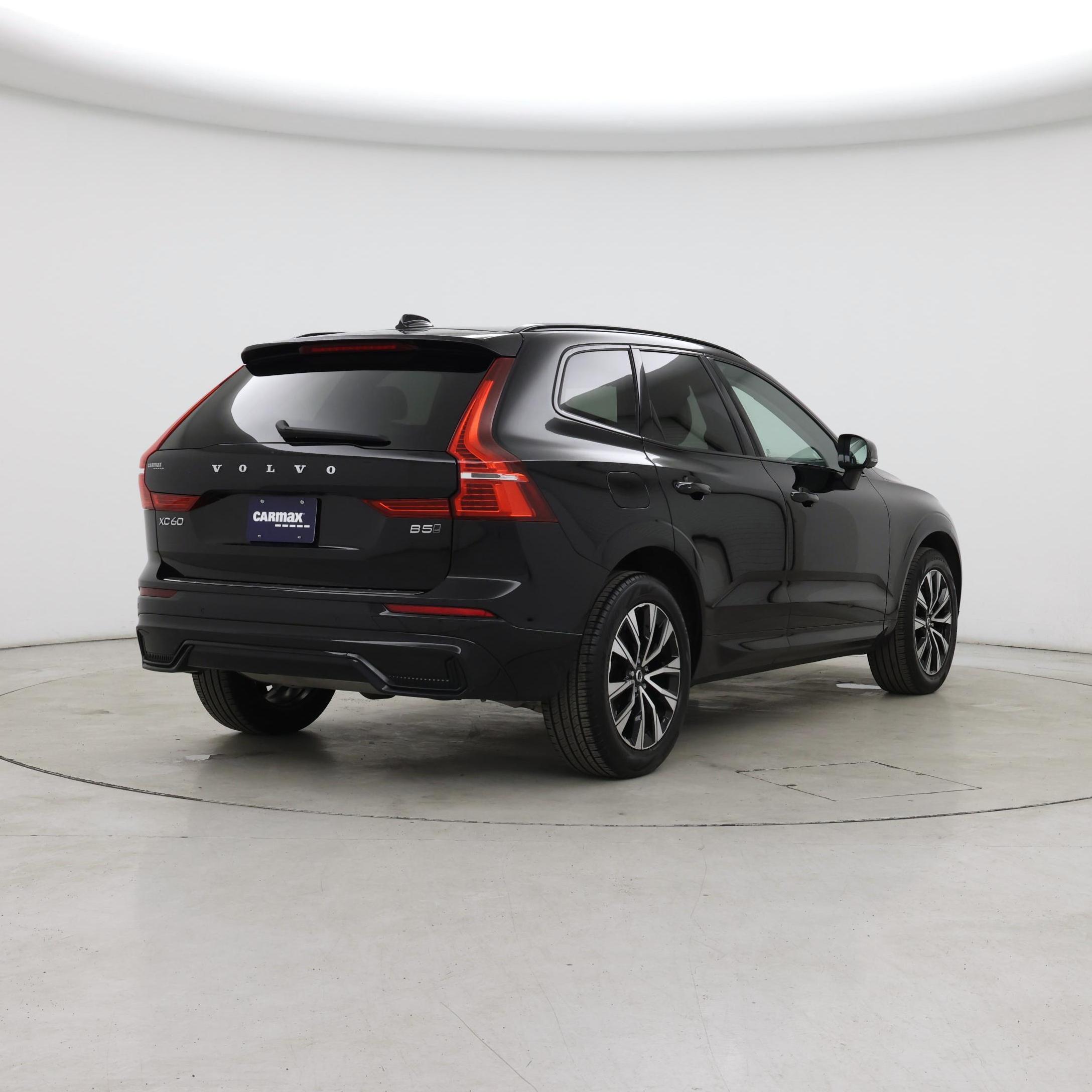 Thumbnail: 2023 Volvo XC60 - 8