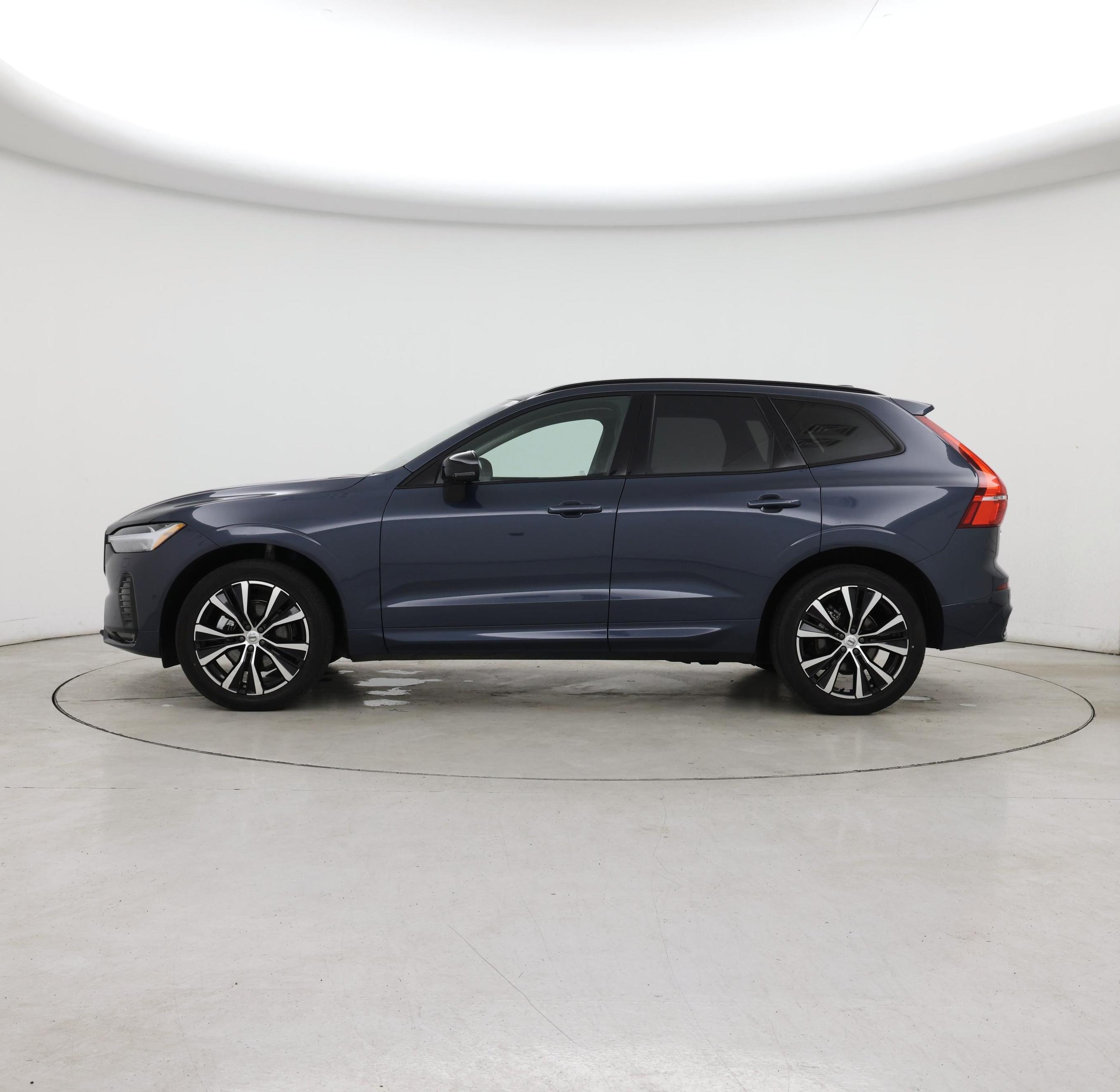 Thumbnail: 2025 Volvo XC60 - 3