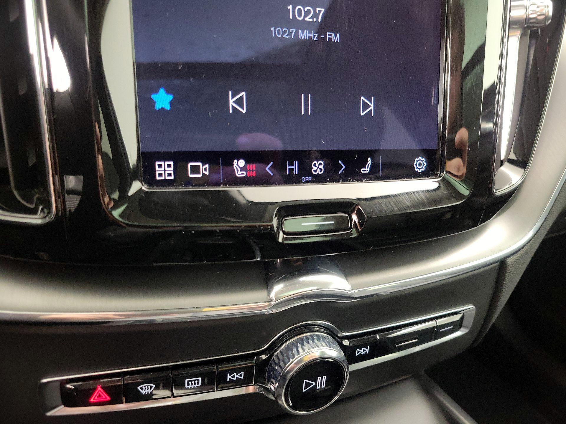 Thumbnail: 2023 Volvo XC60 - 17