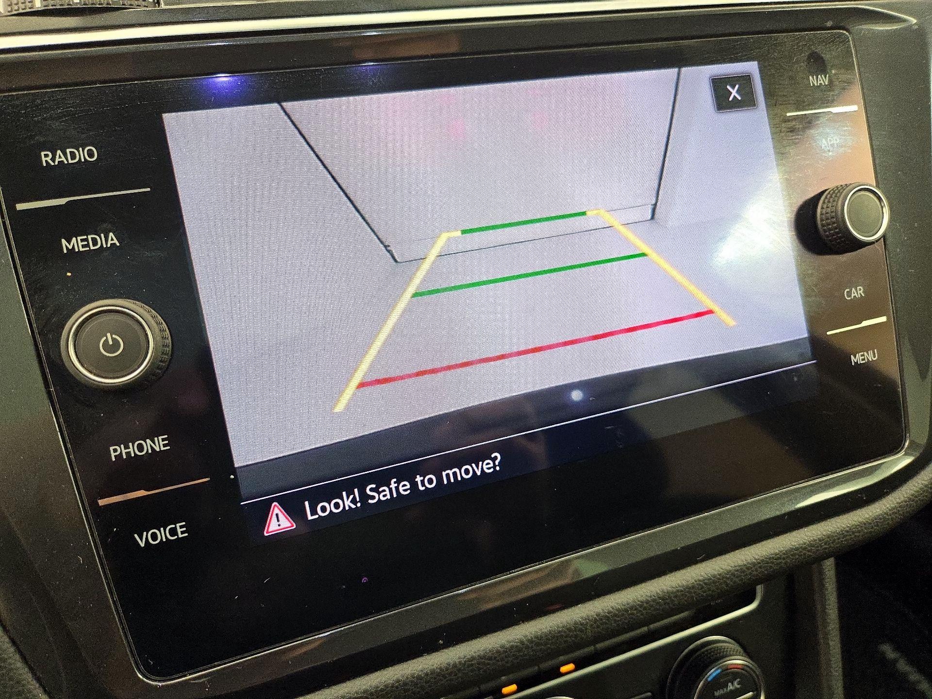 Thumbnail: 2021 Volkswagen Tiguan - 15