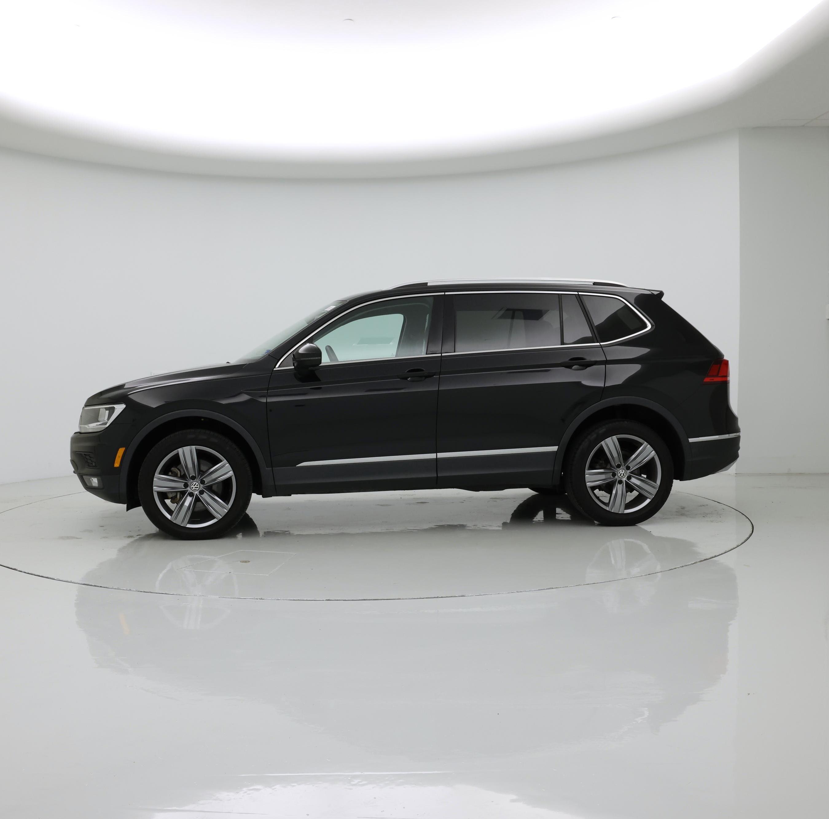 Thumbnail: 2021 Volkswagen Tiguan - 3