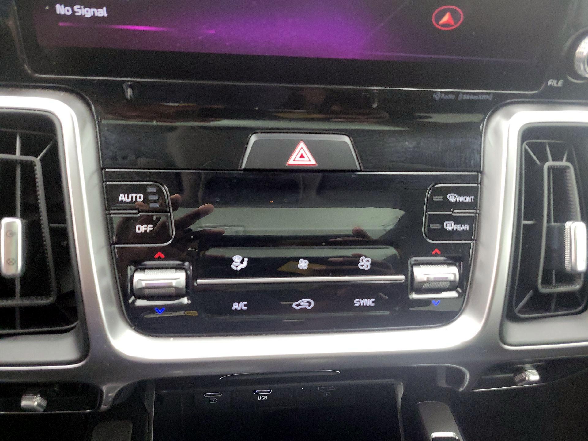 Thumbnail: 2023 Kia Sorento - 17