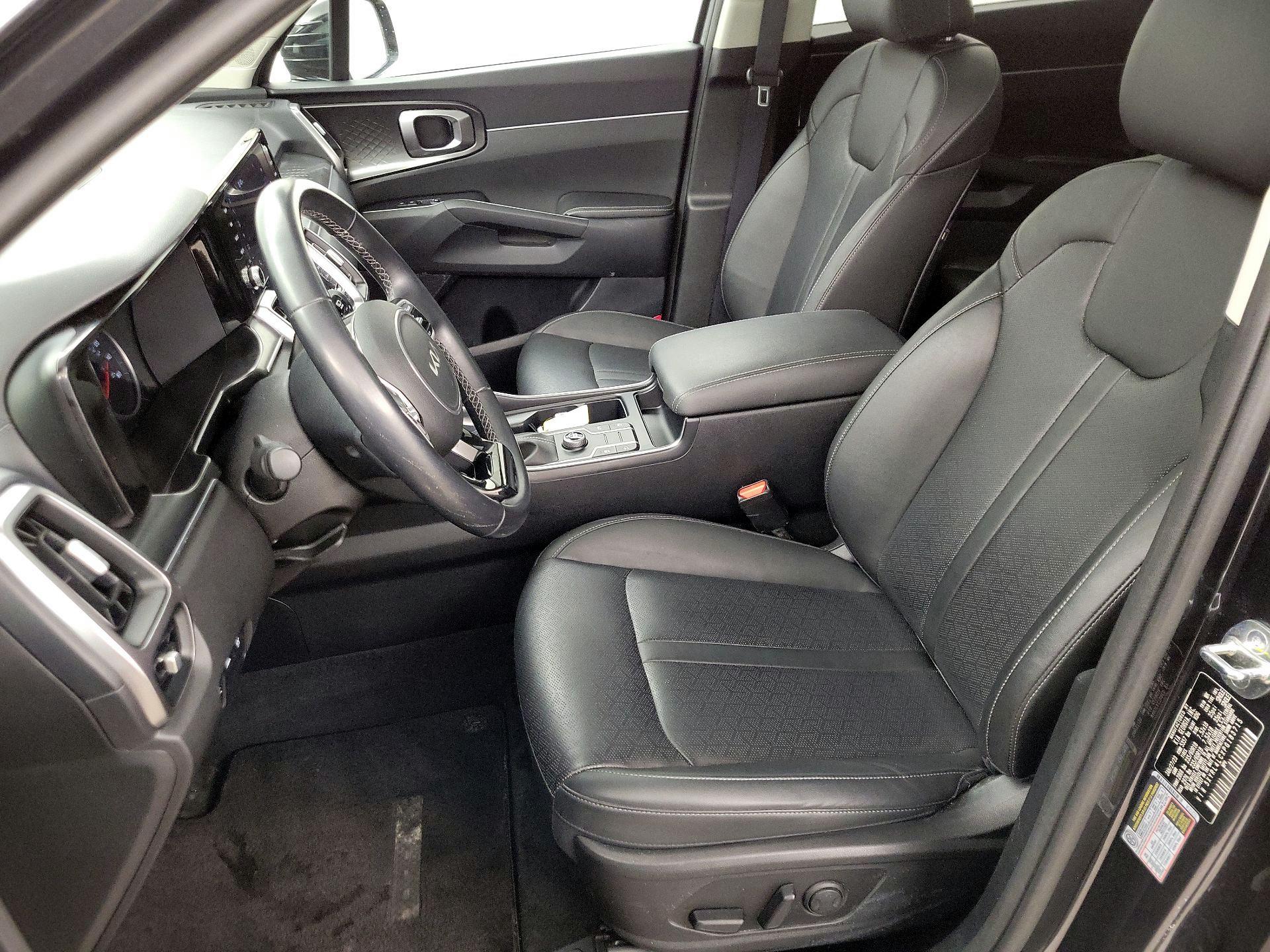 Thumbnail: 2023 Kia Sorento - 11