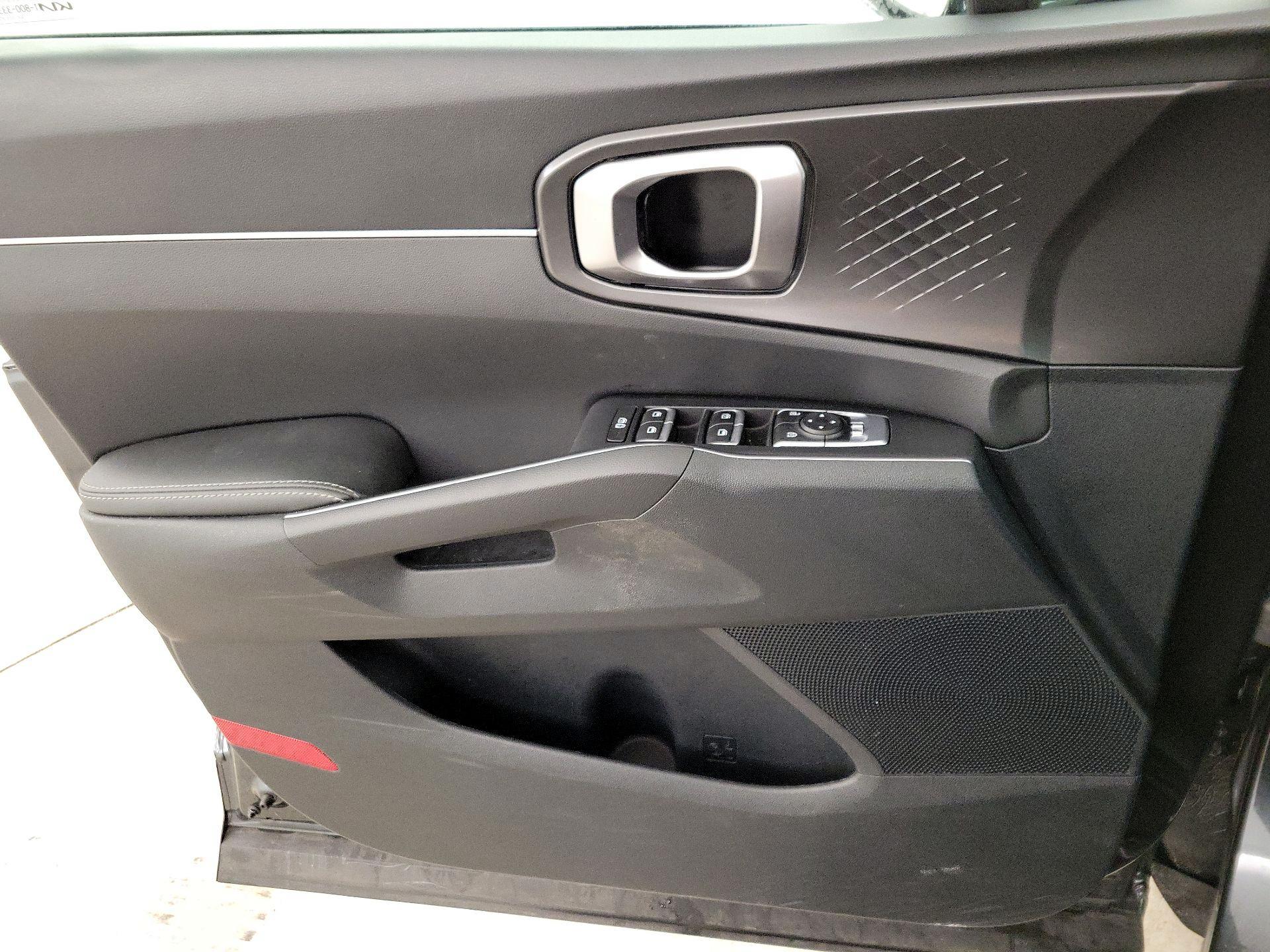 Thumbnail: 2023 Kia Sorento - 12