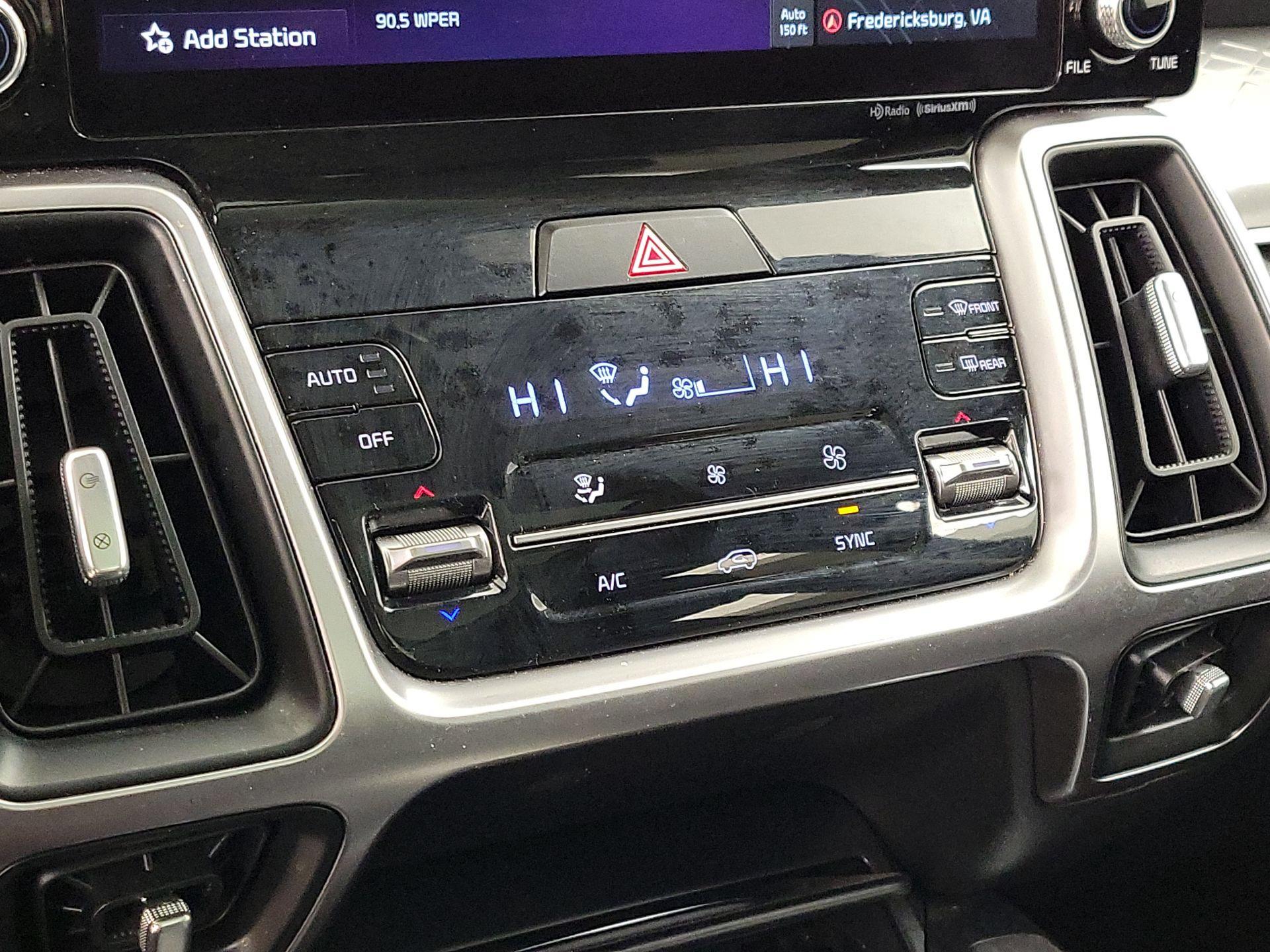 Thumbnail: 2023 Kia Sorento - 17