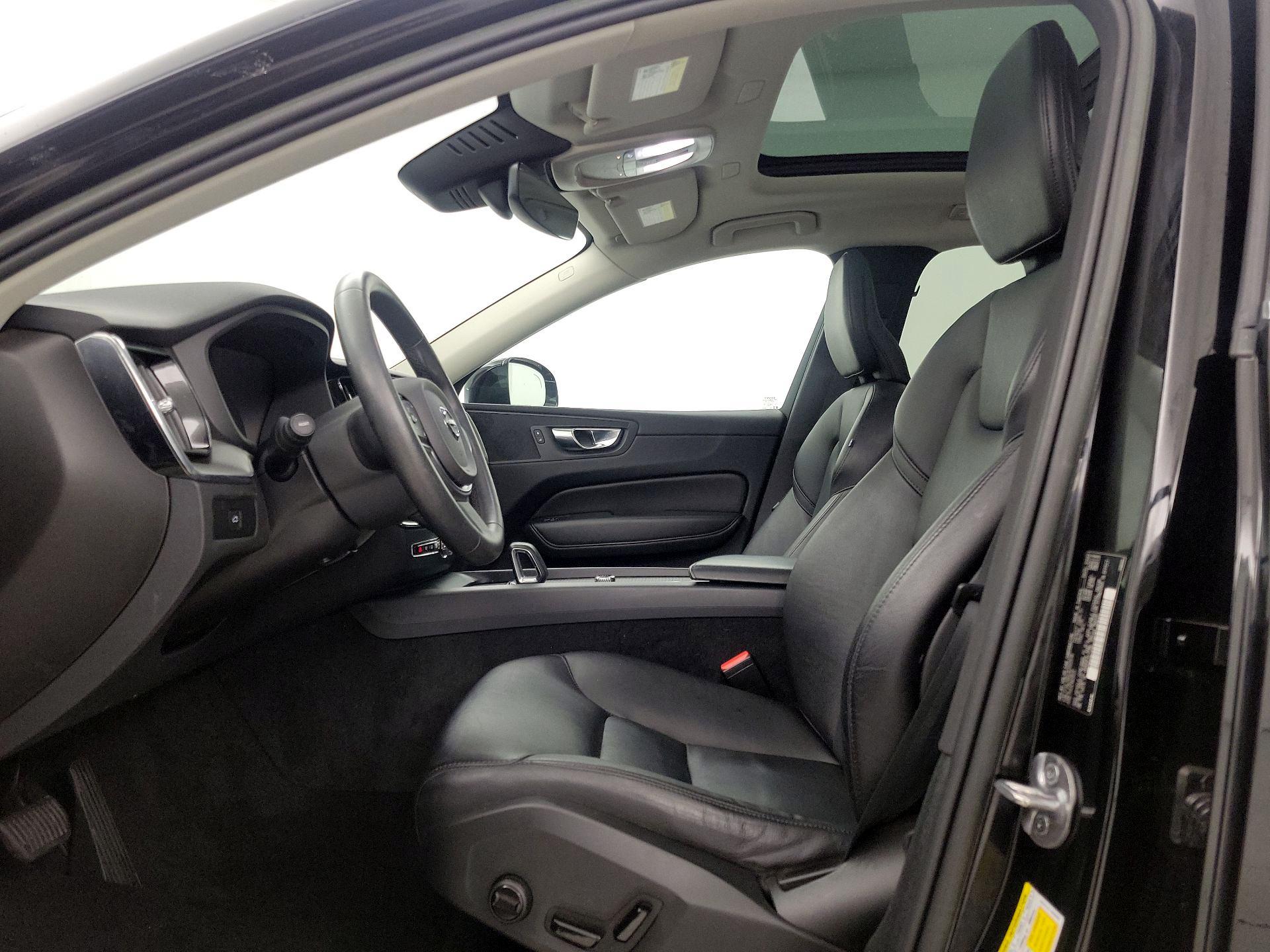 Thumbnail: 2023 Volvo XC60 - 11