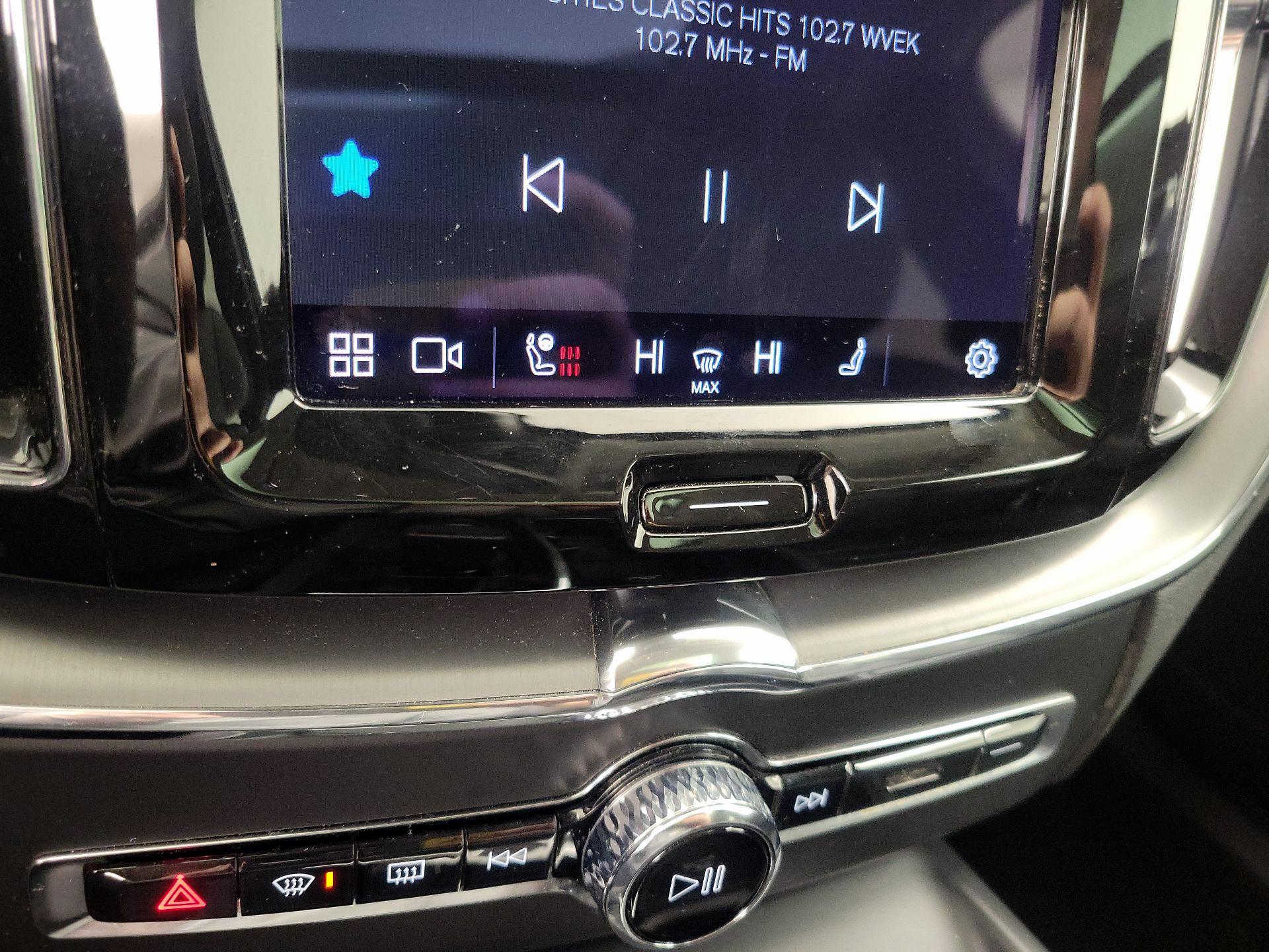 Thumbnail: 2023 Volvo XC60 - 17