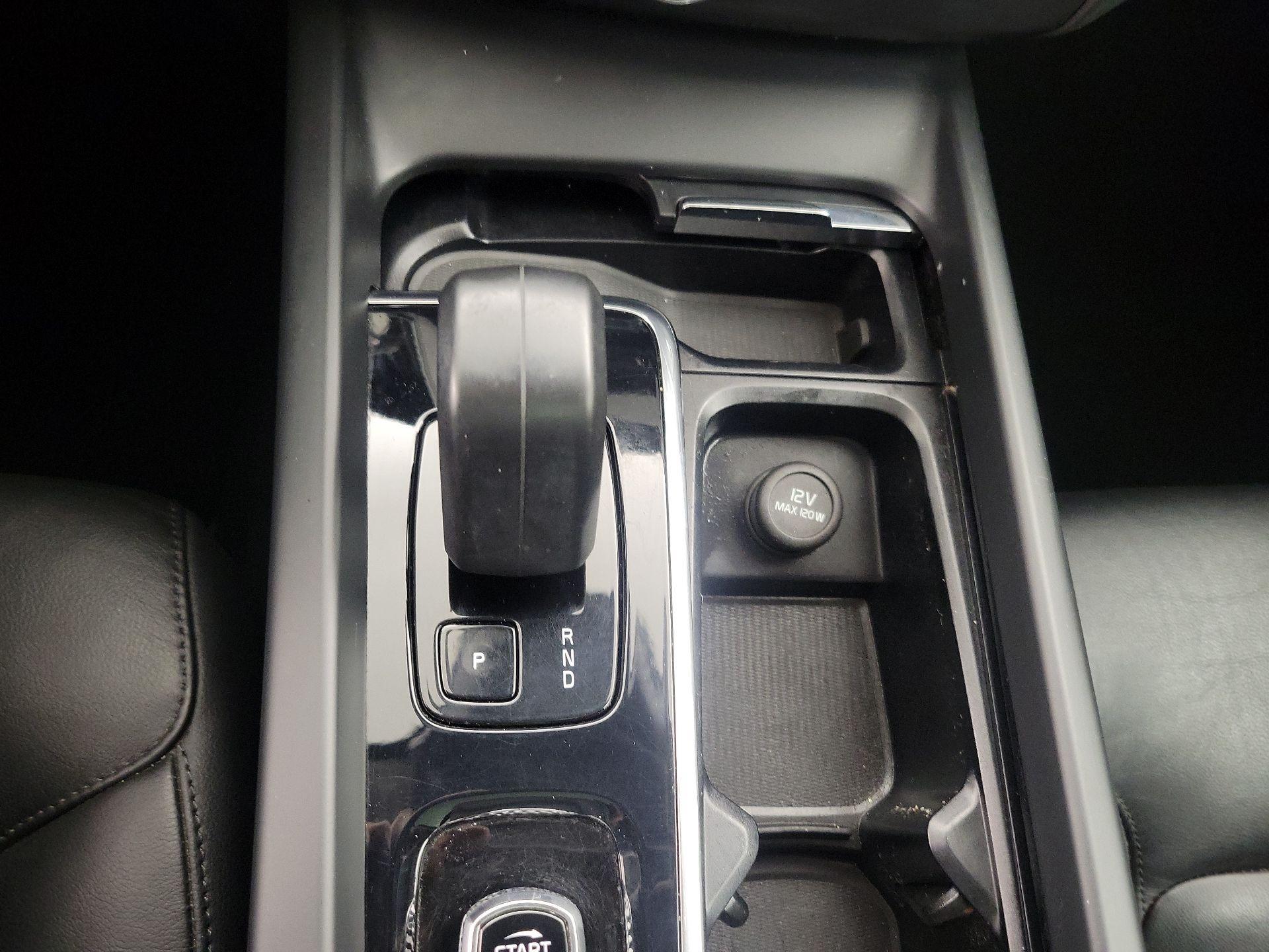 Thumbnail: 2023 Volvo XC60 - 18