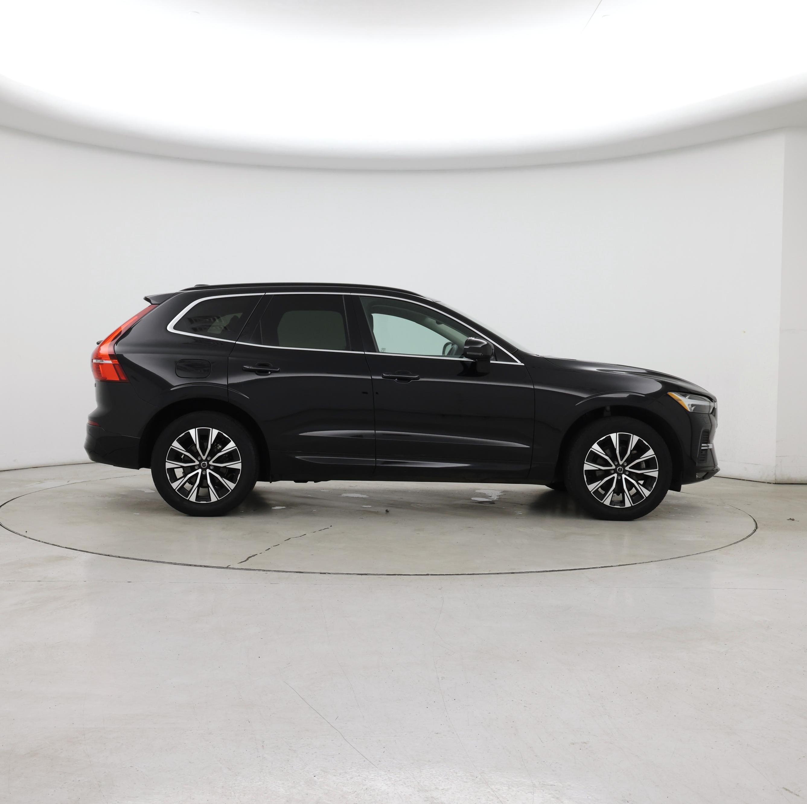 Thumbnail: 2023 Volvo XC60 - 7