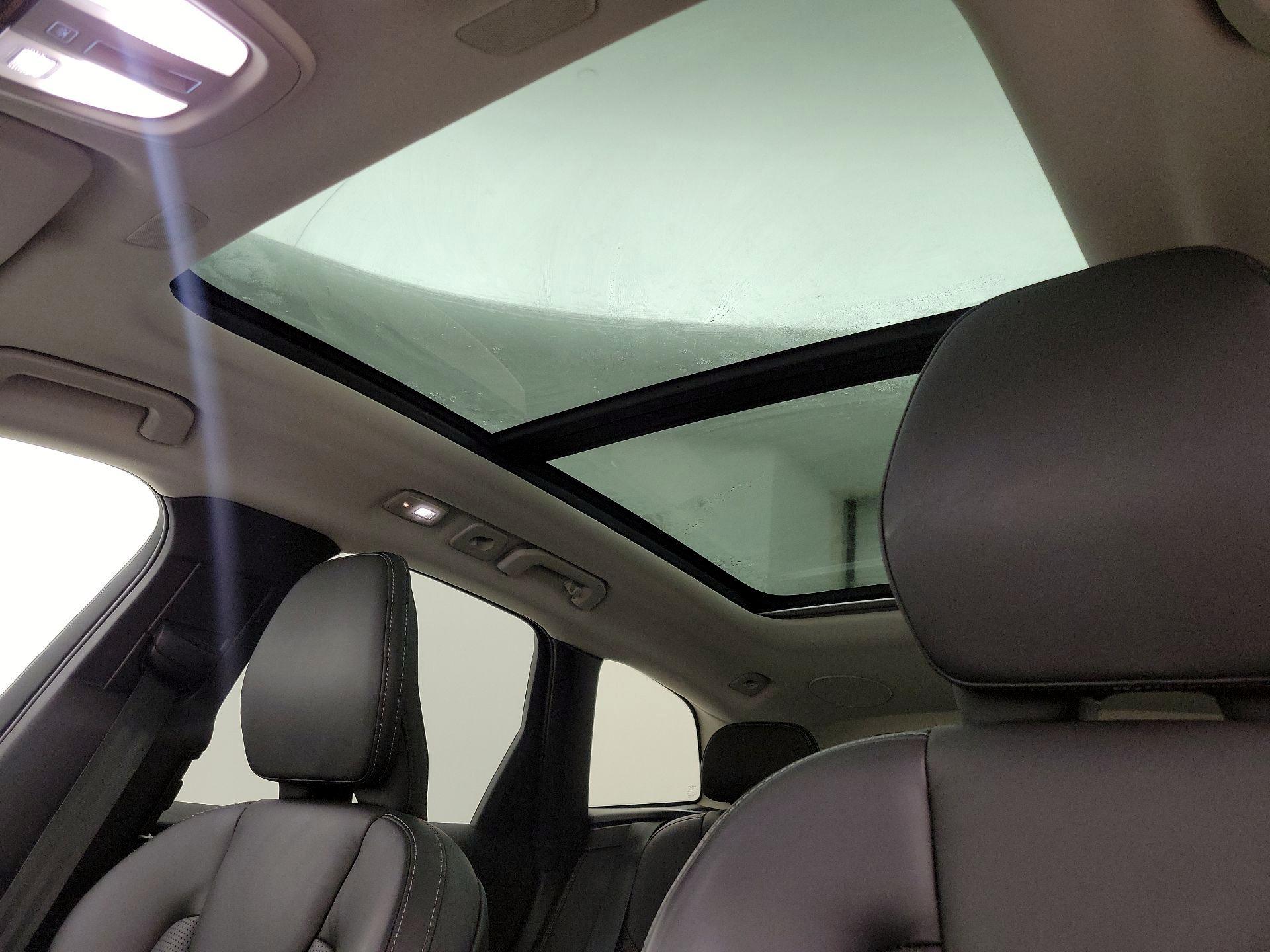 Thumbnail: 2023 Volvo XC60 - 19