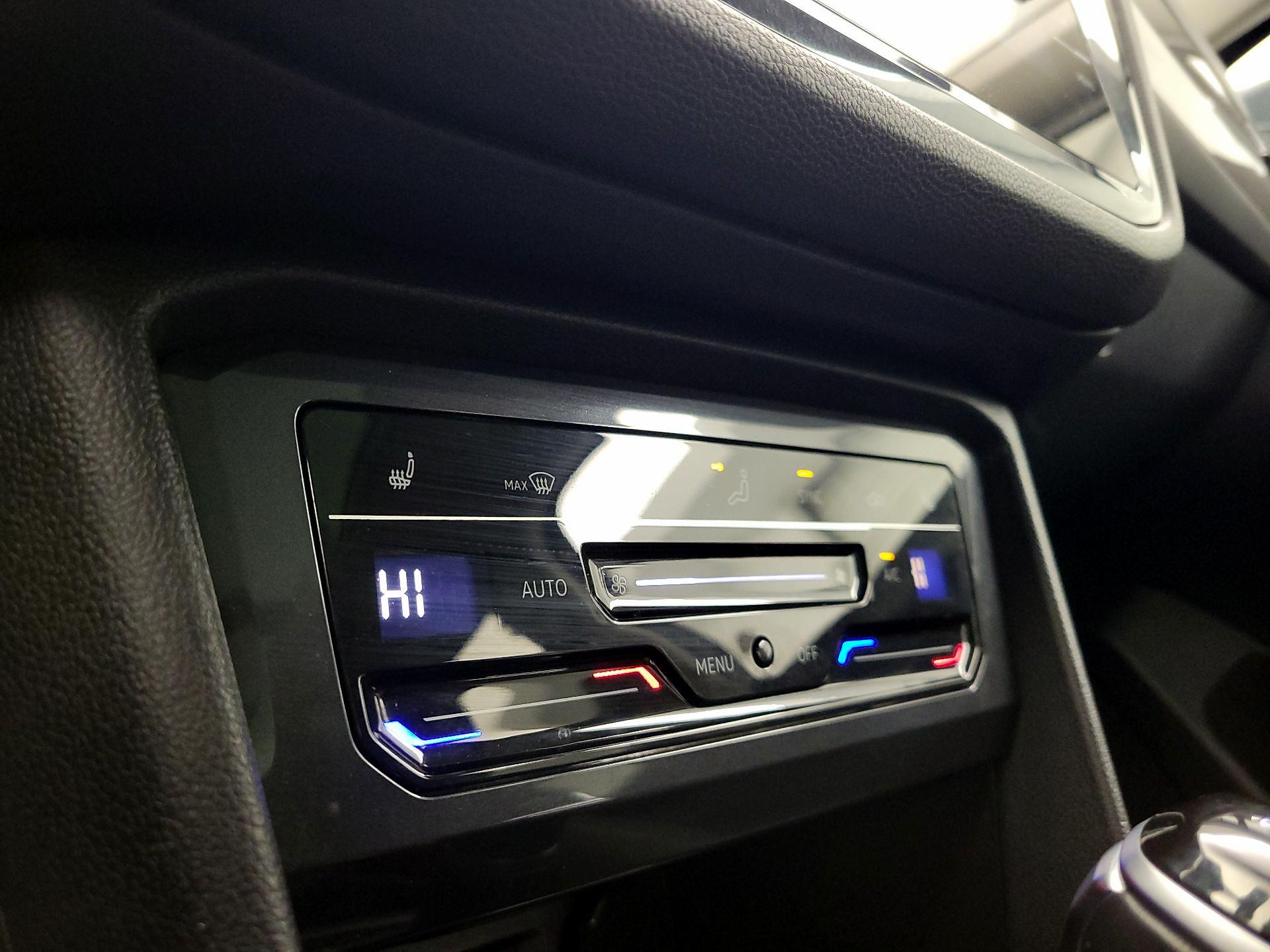 Thumbnail: 2024 Volkswagen Tiguan - 16