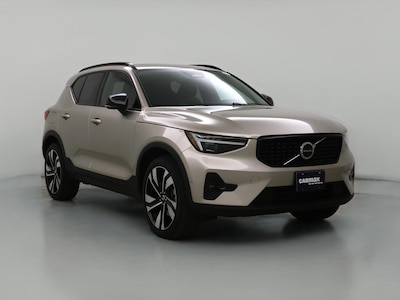 2023 Volvo XC40 B5 Ultimate Dark Theme