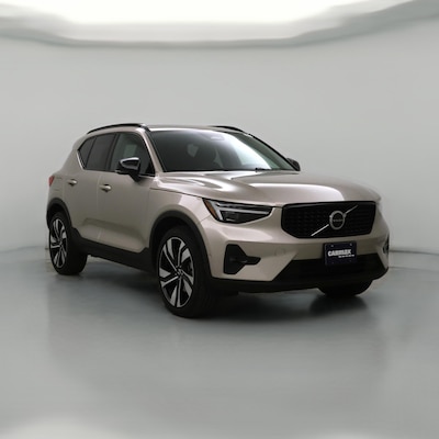 2023 Volvo XC40 B5 Ultimate Dark Theme