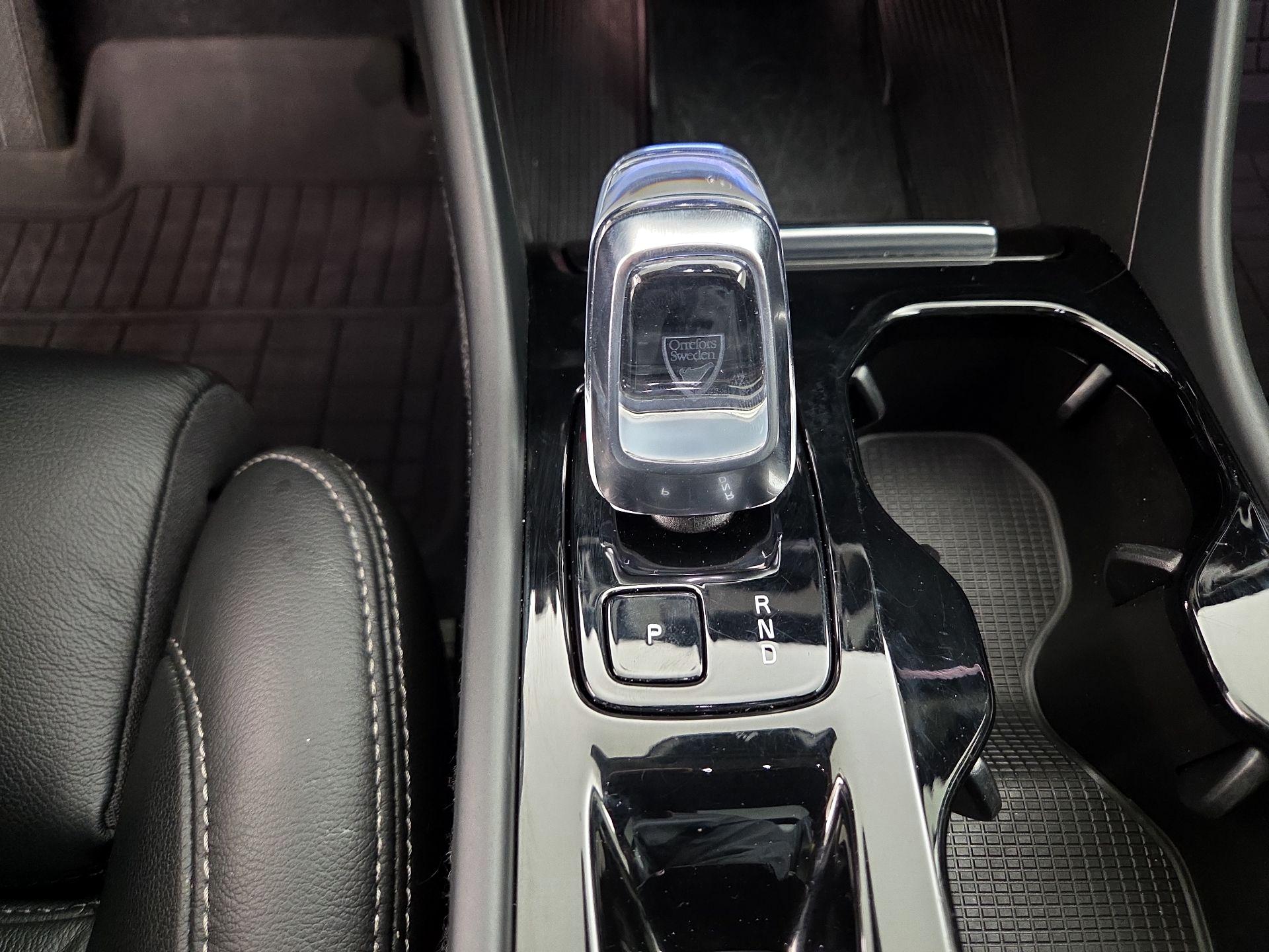 Thumbnail: 2023 Volvo XC40 - 18