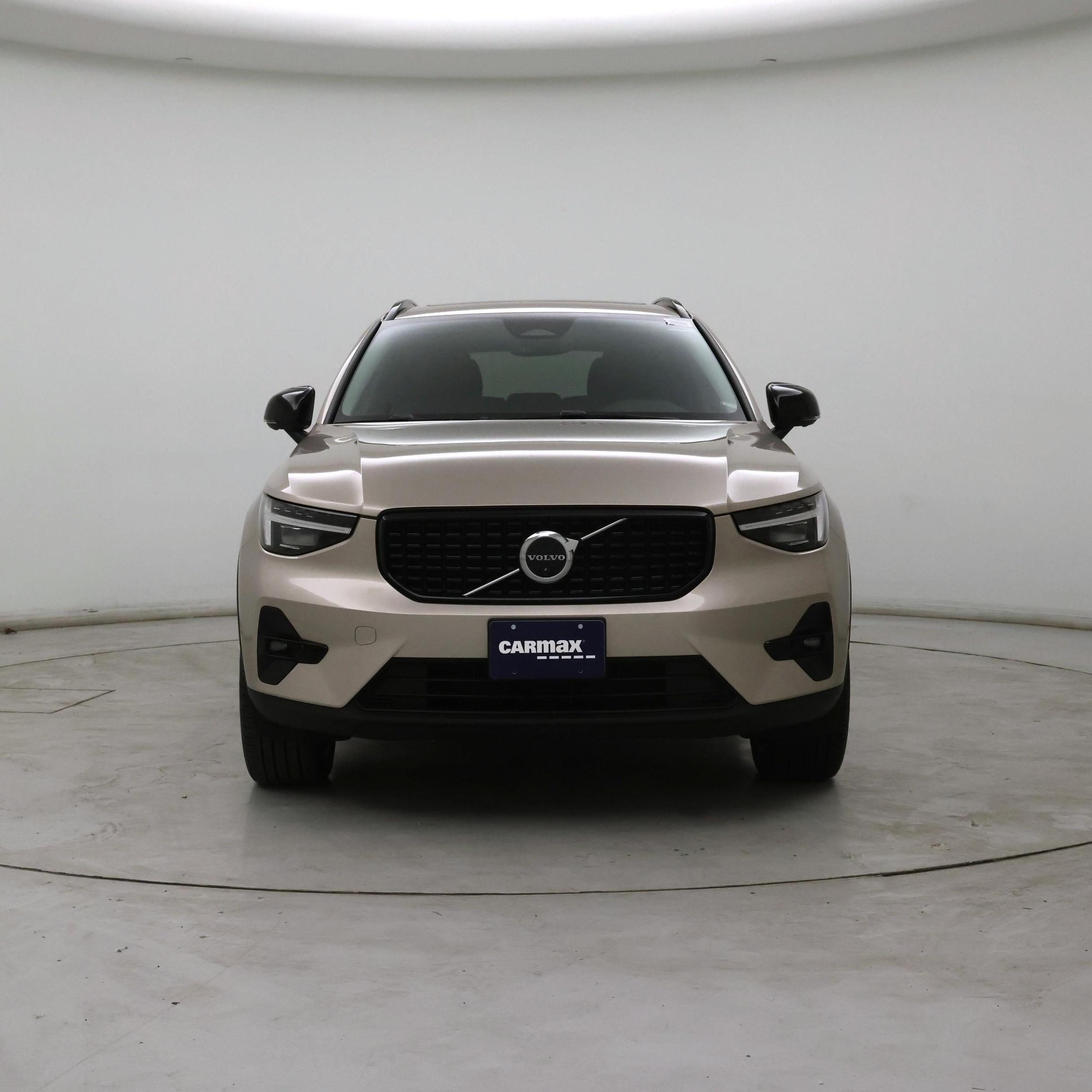 Thumbnail: 2023 Volvo XC40 - 5